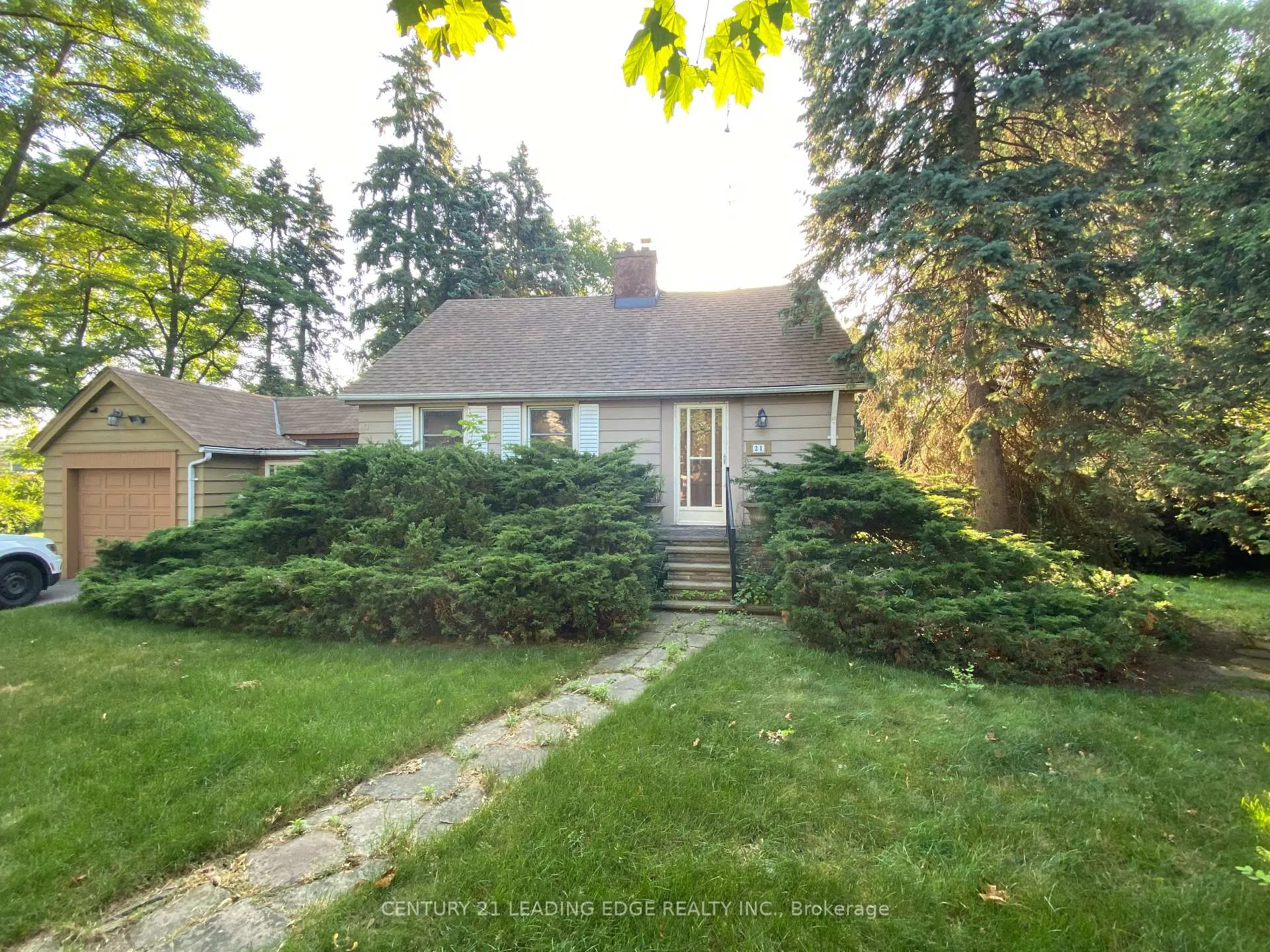 Front of 21 Faircroft Boulevard