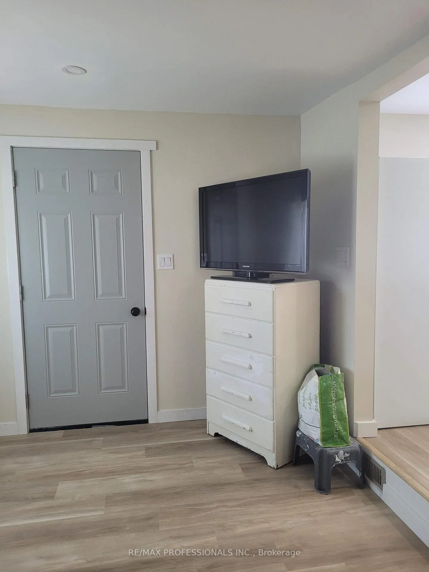 Photo 7 of 39 Beck Street, Wasaga Beach — HOMEH