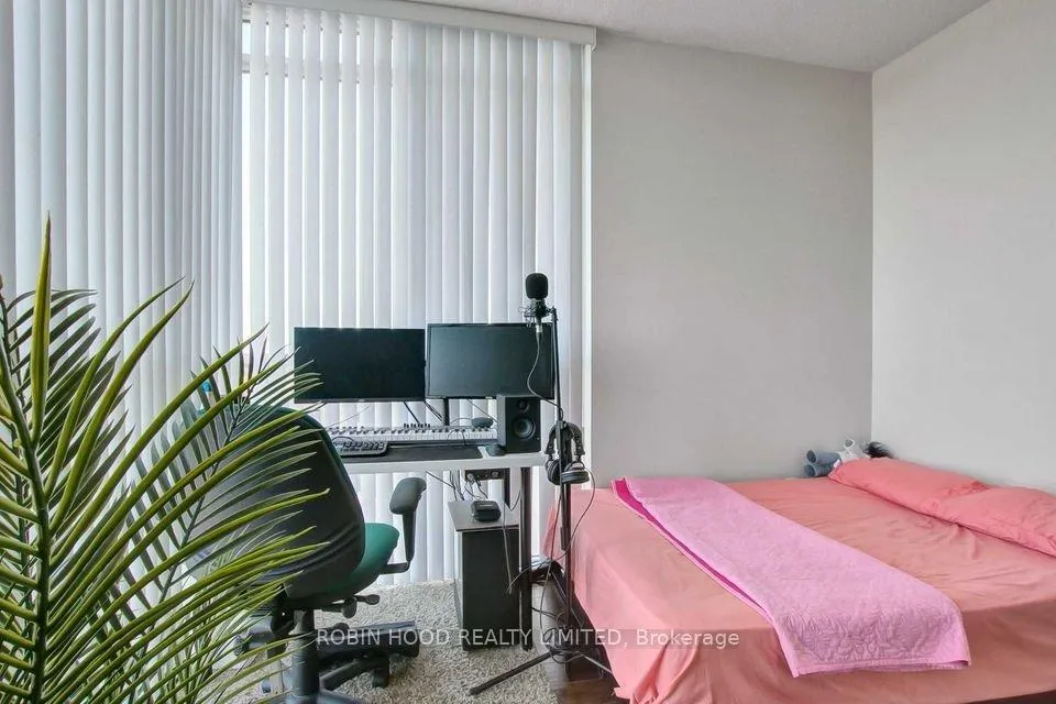 Photo 4 of Unit 910, 1328 Birchmount Road, Scarborough, Wexford-Maryvale — HOMEH