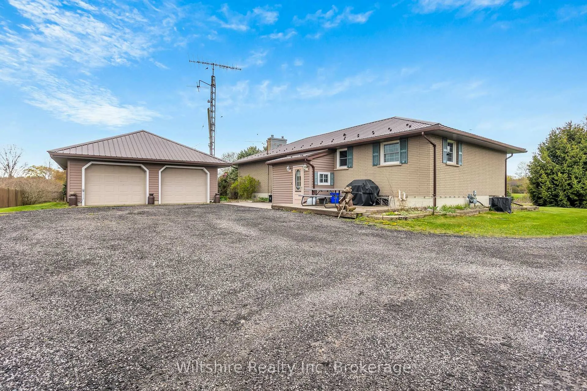 Photo 3 of 490 Norfolk County 28 Road, Norfolk, Rural Houghton — HOMEH