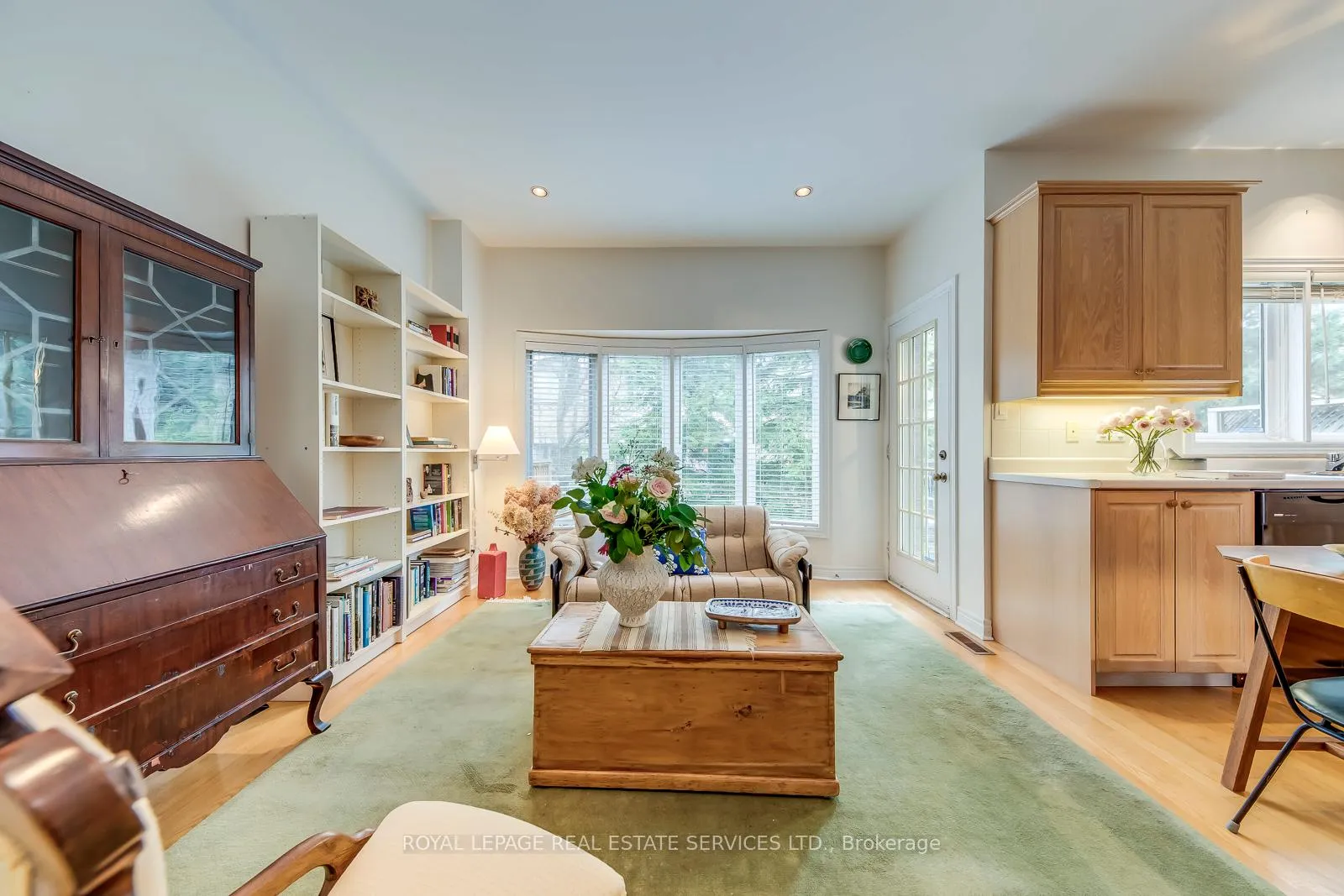 Photo 9 of 175 La Rose Avenue, Etobicoke, Willowridge-Martingrove-Richview — HOMEH
