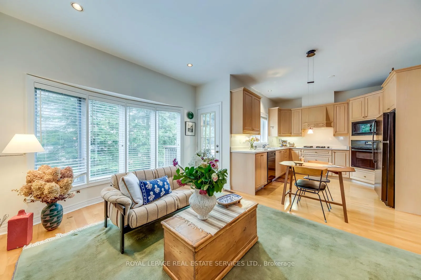 Photo 10 of 175 La Rose Avenue, Etobicoke, Willowridge-Martingrove-Richview — HOMEH