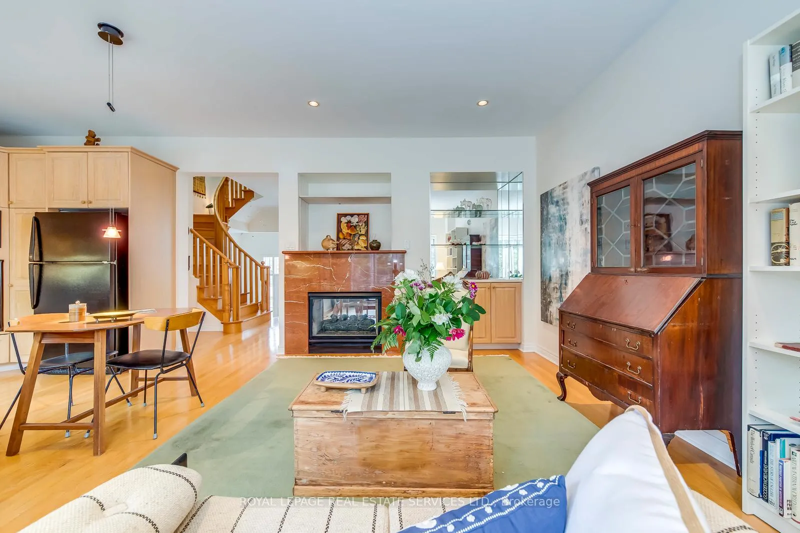 Photo 7 of 175 La Rose Avenue, Etobicoke, Willowridge-Martingrove-Richview — HOMEH