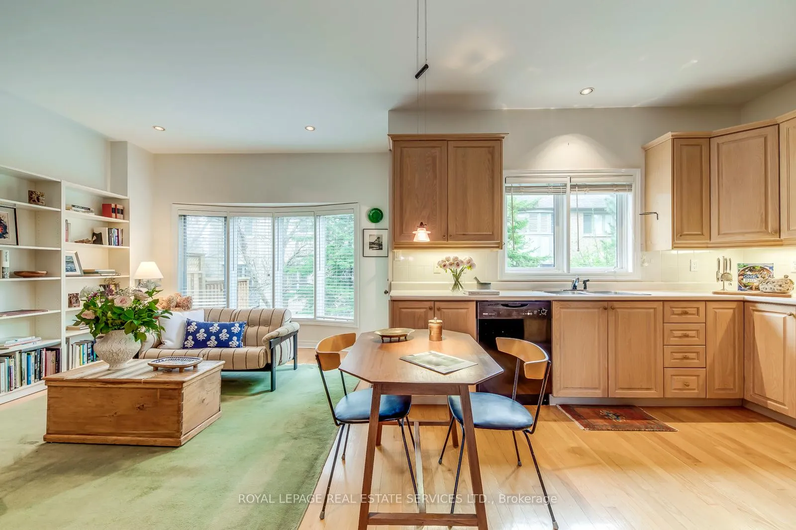 Photo 14 of 175 La Rose Avenue, Etobicoke, Willowridge-Martingrove-Richview — HOMEH
