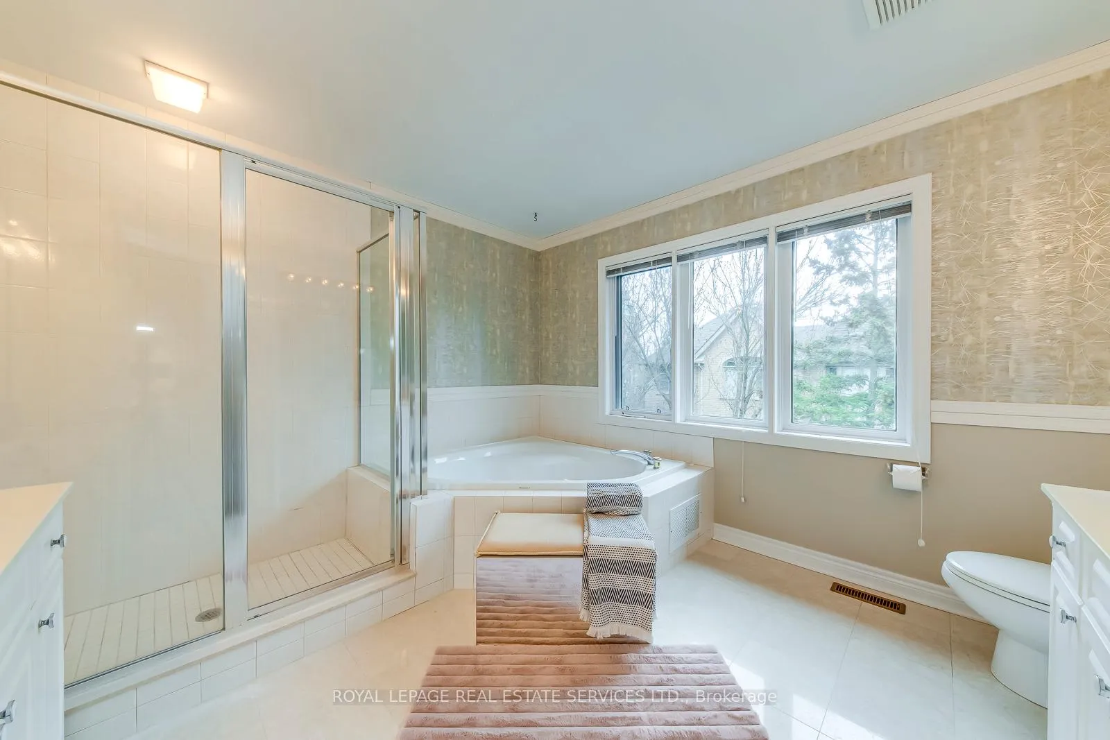 Photo 21 of 175 La Rose Avenue, Etobicoke, Willowridge-Martingrove-Richview — HOMEH