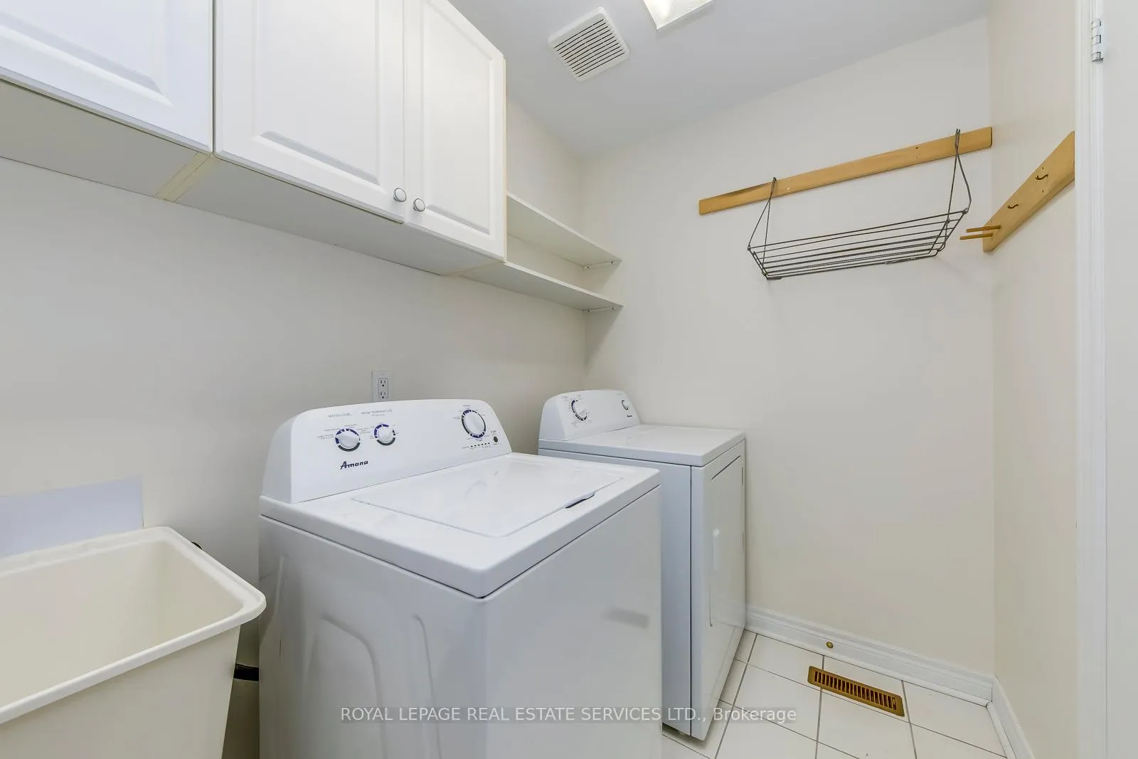 Photo 29 of 175 La Rose Avenue, Etobicoke, Willowridge-Martingrove-Richview — HOMEH