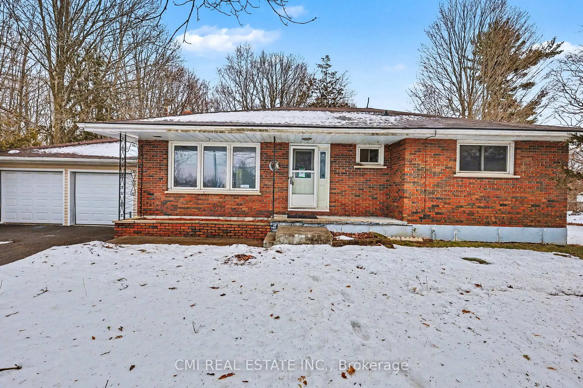 Photo 2 of 606 Glen Miller Road, Quinte West, Trenton Ward — HOMEH