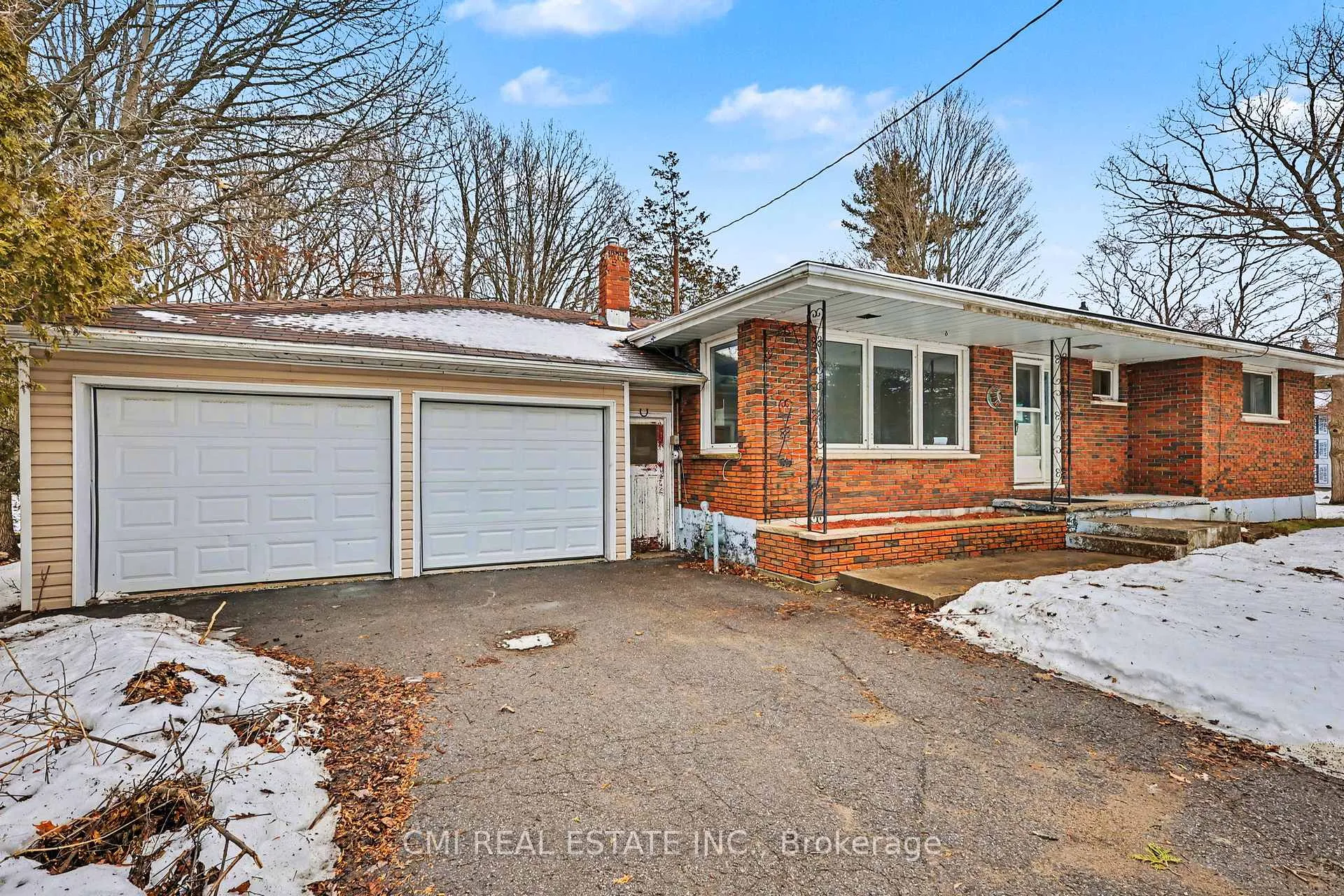 Photo 4 of 606 Glen Miller Road, Quinte West, Trenton Ward — HOMEH