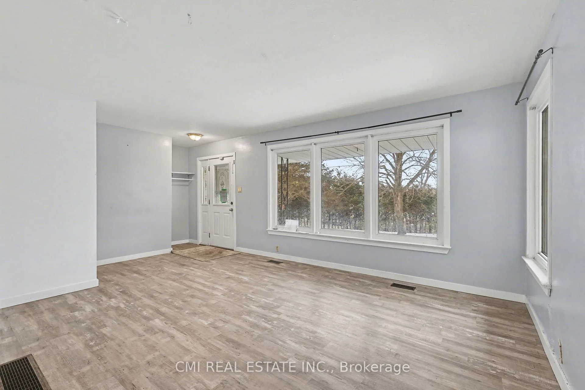 Photo 10 of 606 Glen Miller Road, Quinte West, Trenton Ward — HOMEH