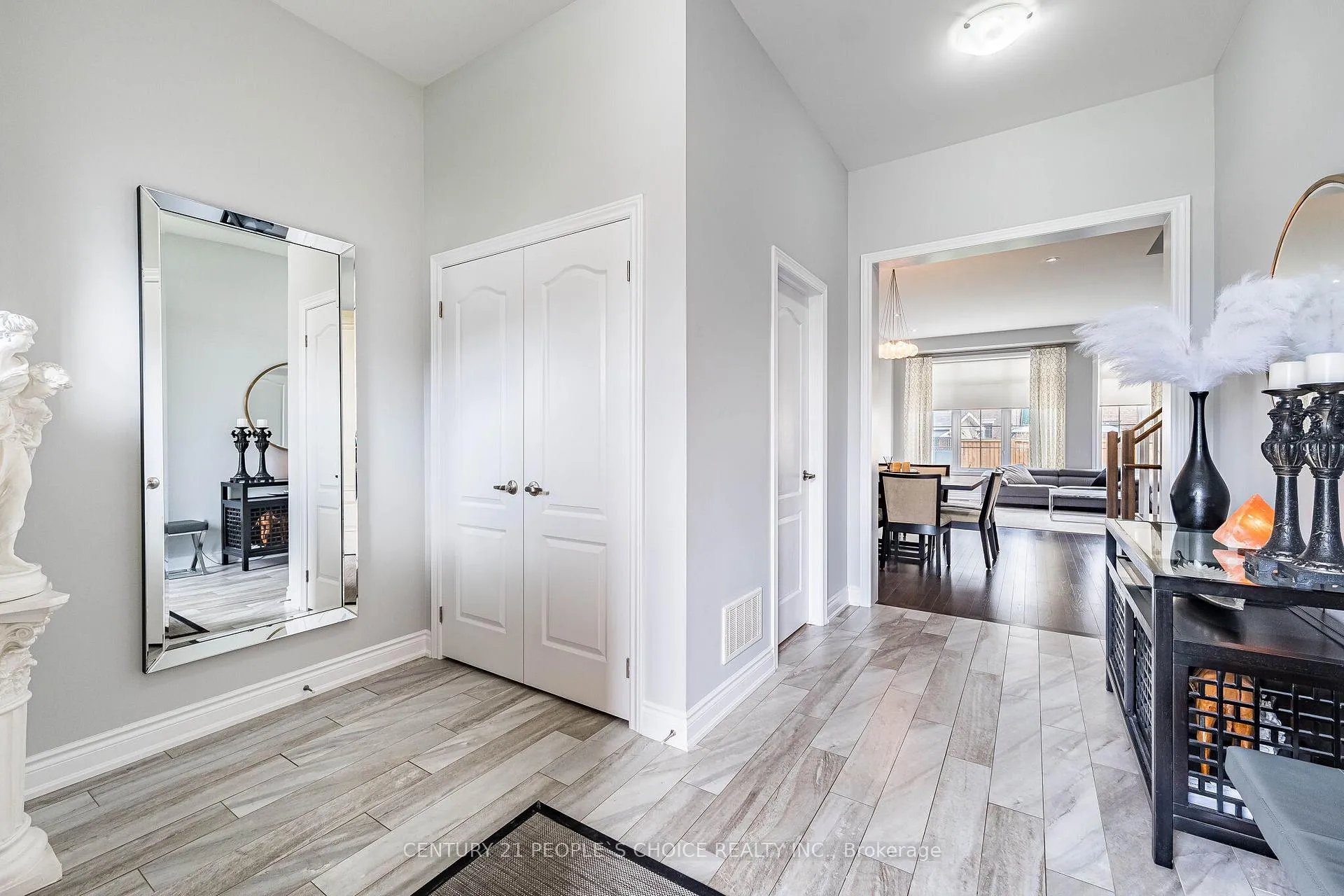 Photo 4 of 65 Honeyview Trail, Brampton, Bram East — HOMEH