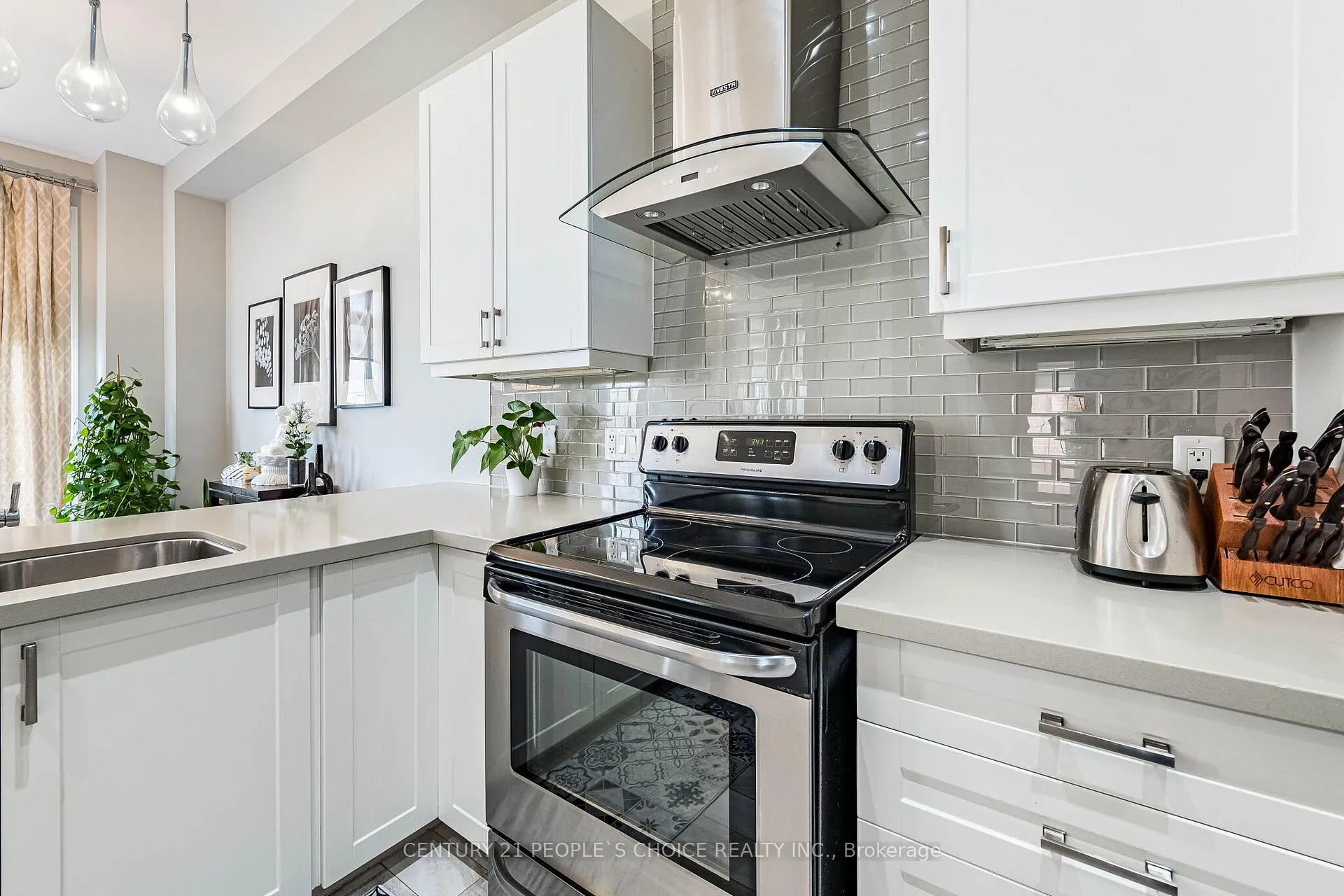 Photo 17 of 65 Honeyview Trail, Brampton, Bram East — HOMEH