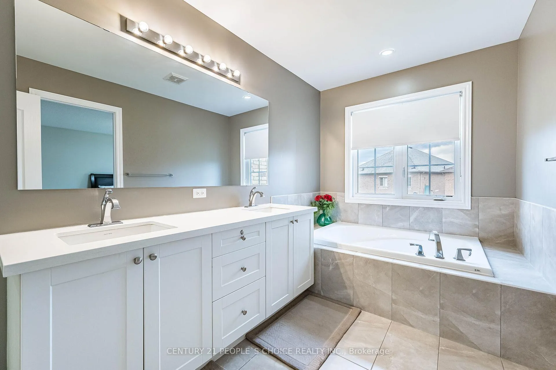 Photo 29 of 65 Honeyview Trail, Brampton, Bram East — HOMEH