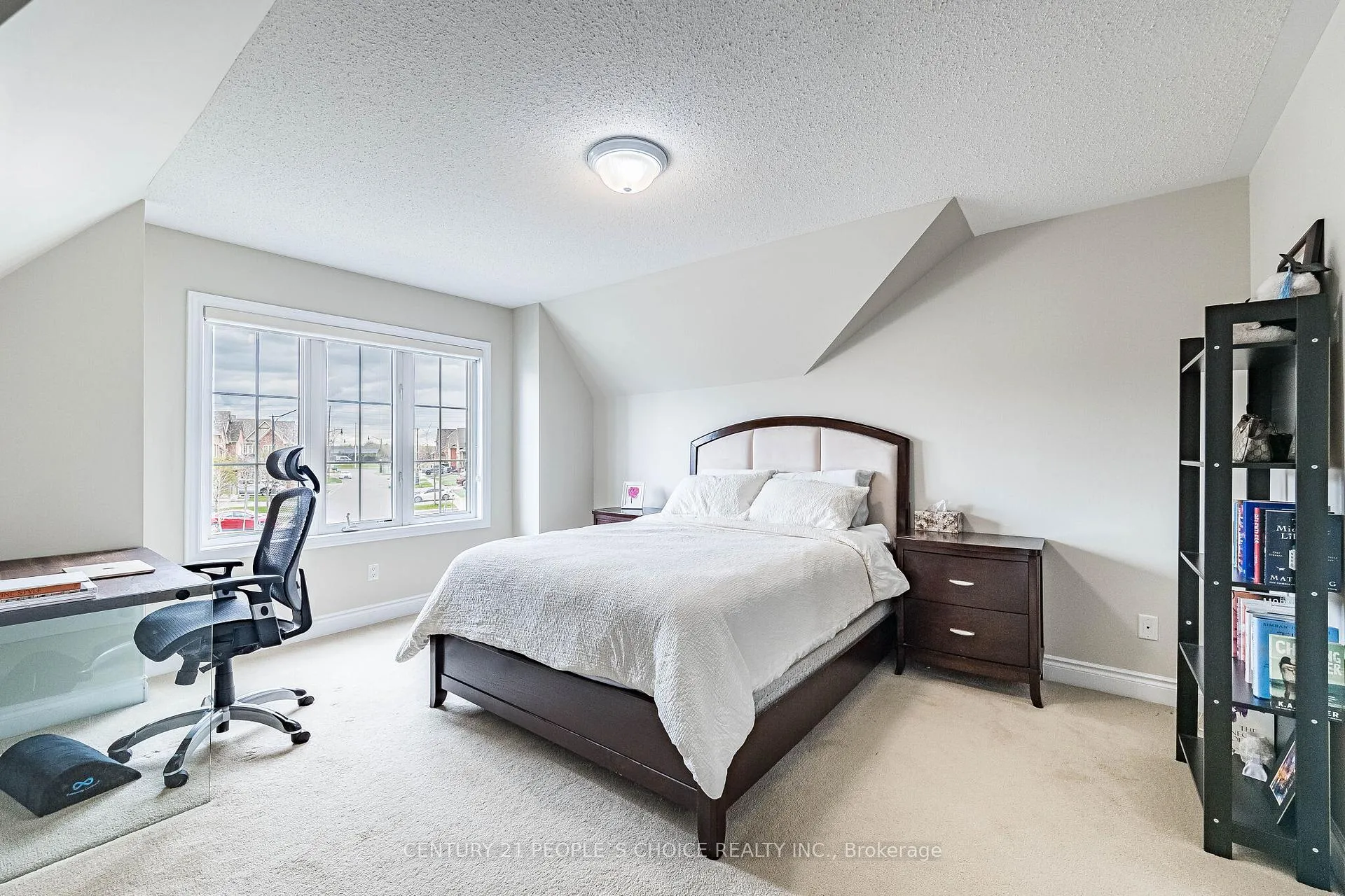Photo 31 of 65 Honeyview Trail, Brampton, Bram East — HOMEH