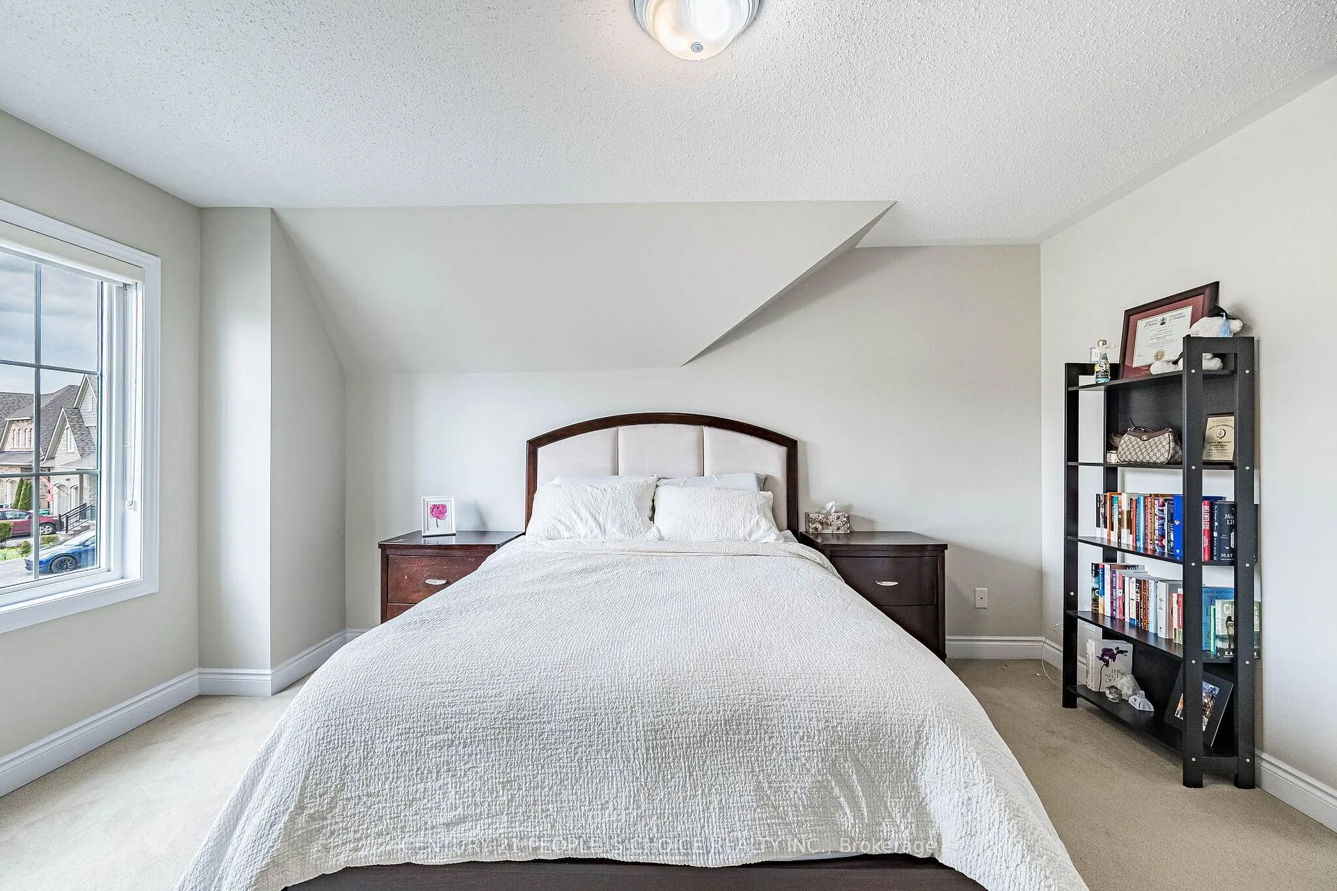 Photo 33 of 65 Honeyview Trail, Brampton, Bram East — HOMEH