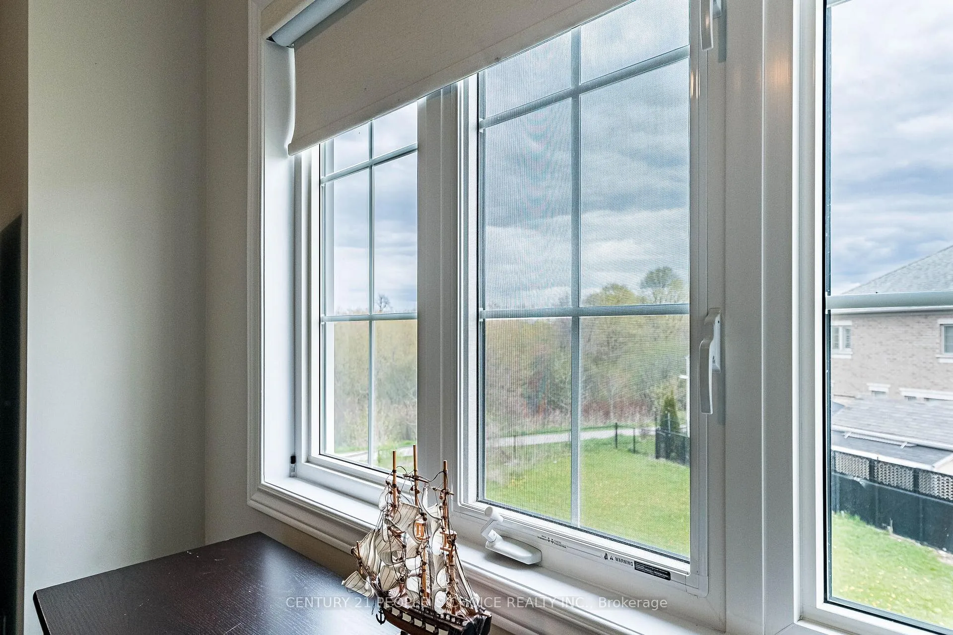 Photo 37 of 65 Honeyview Trail, Brampton, Bram East — HOMEH