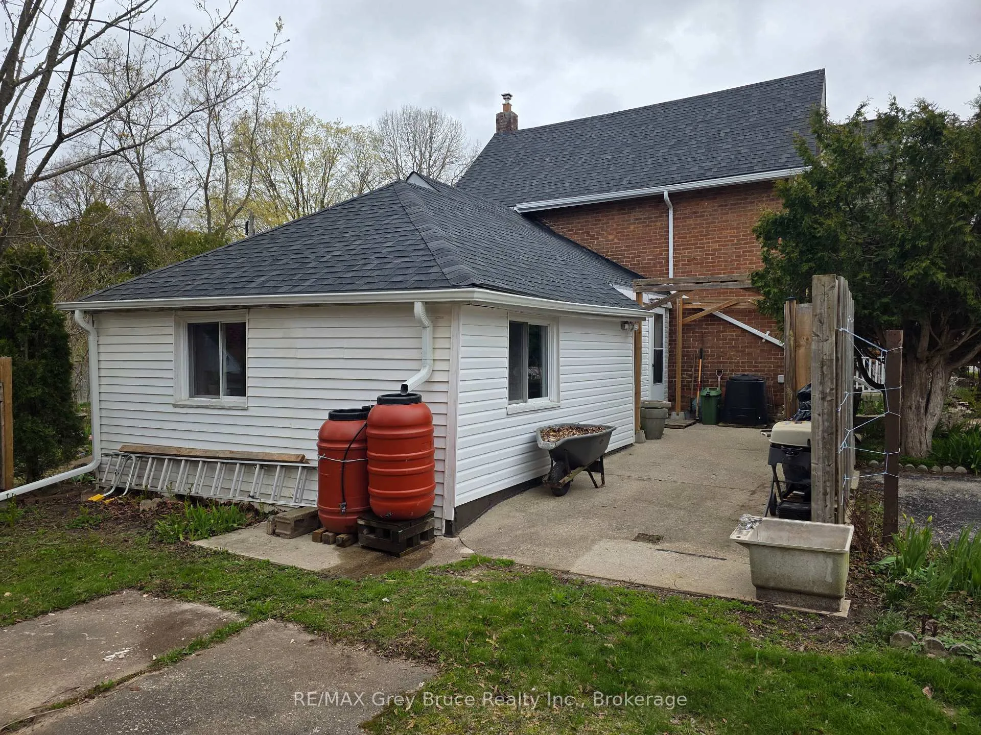 Photo 10 of 648 9th Street E, Owen Sound — HOMEH