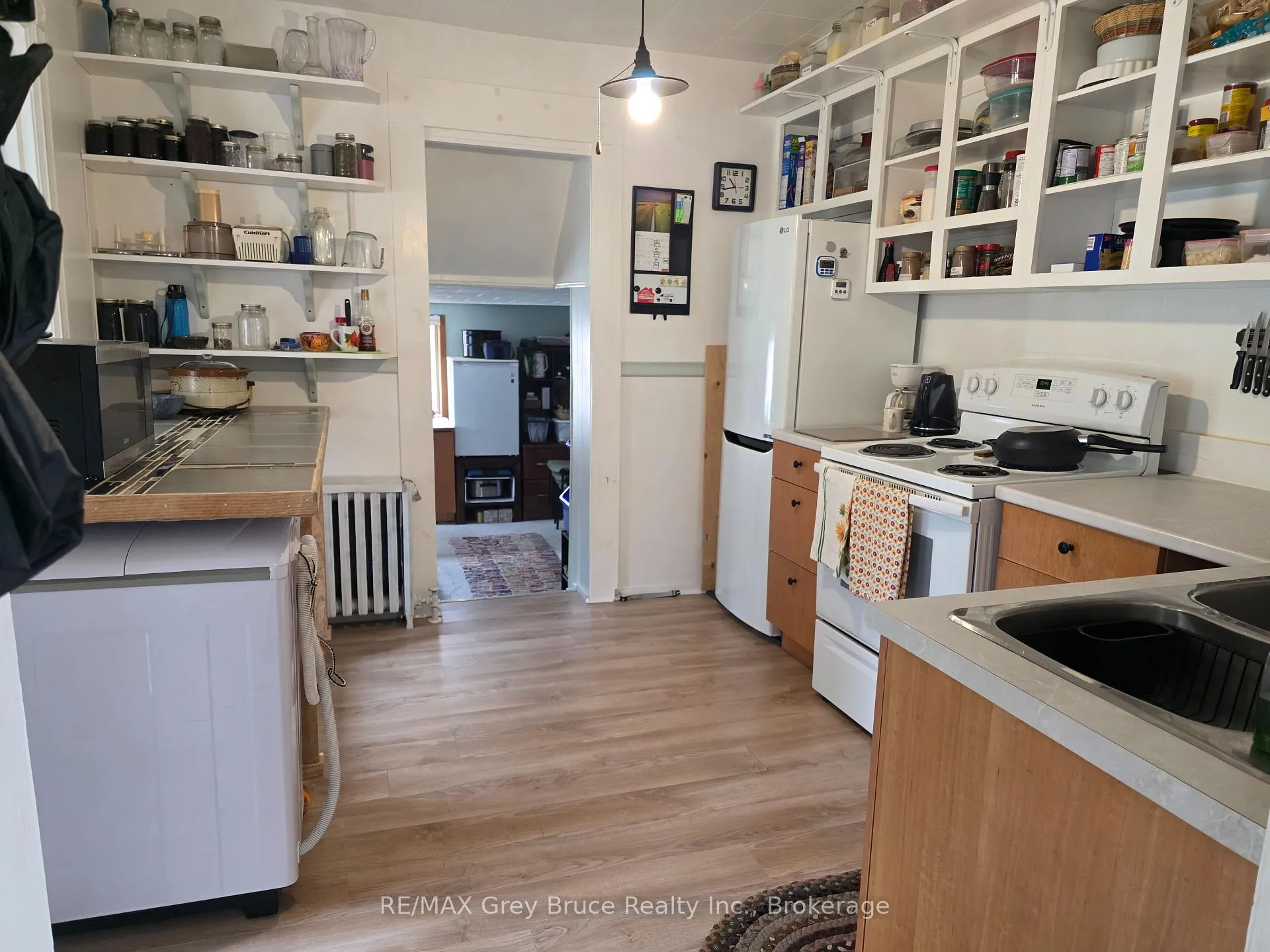 Photo 18 of 648 9th Street E, Owen Sound — HOMEH
