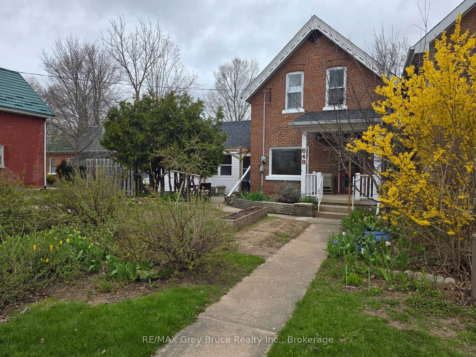 Photo 3 of 648 9th Street E, Owen Sound — HOMEH
