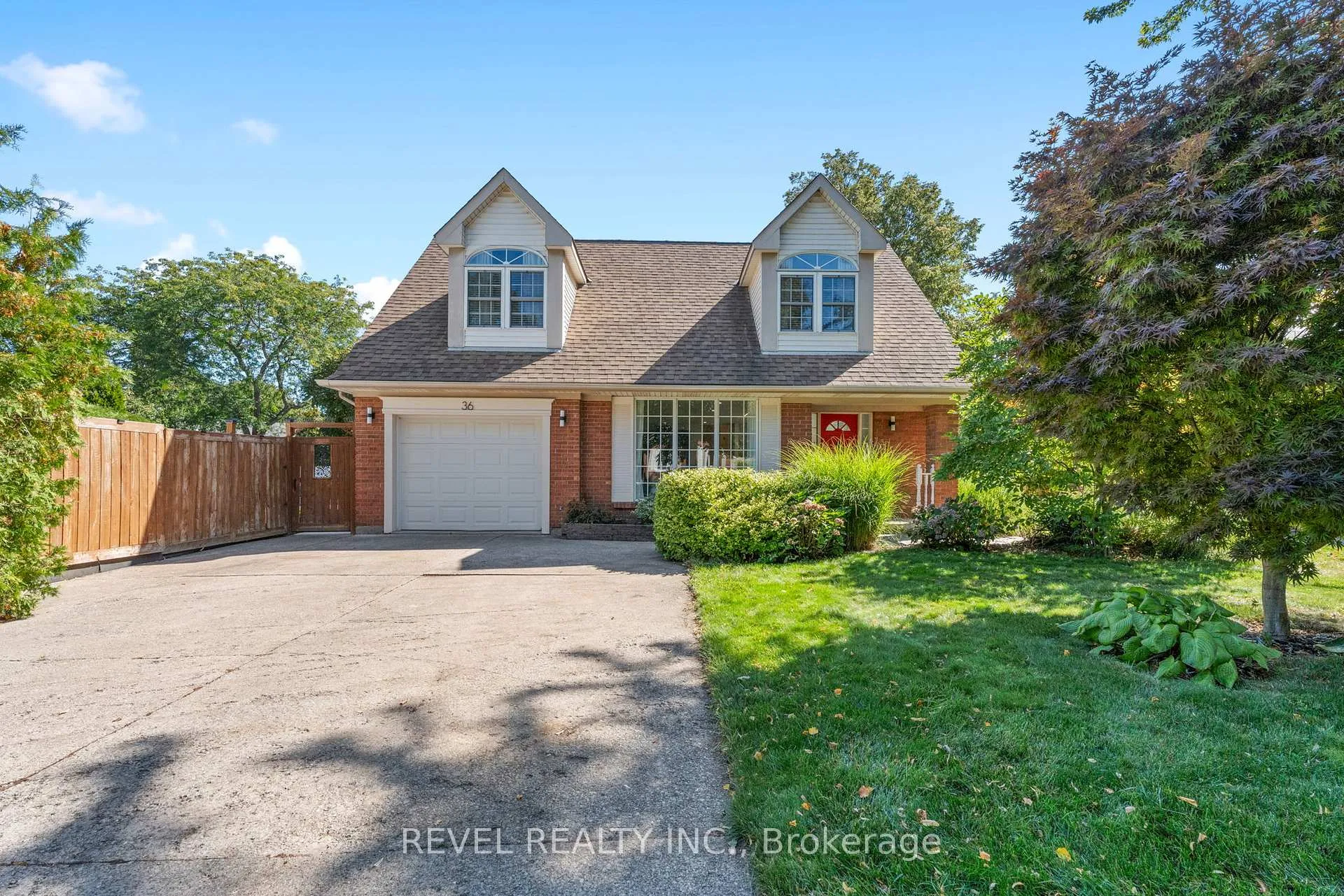 Photo 3 of 36 Cambria Drive, St. Catharines, Port Dalhousie — HOMEH