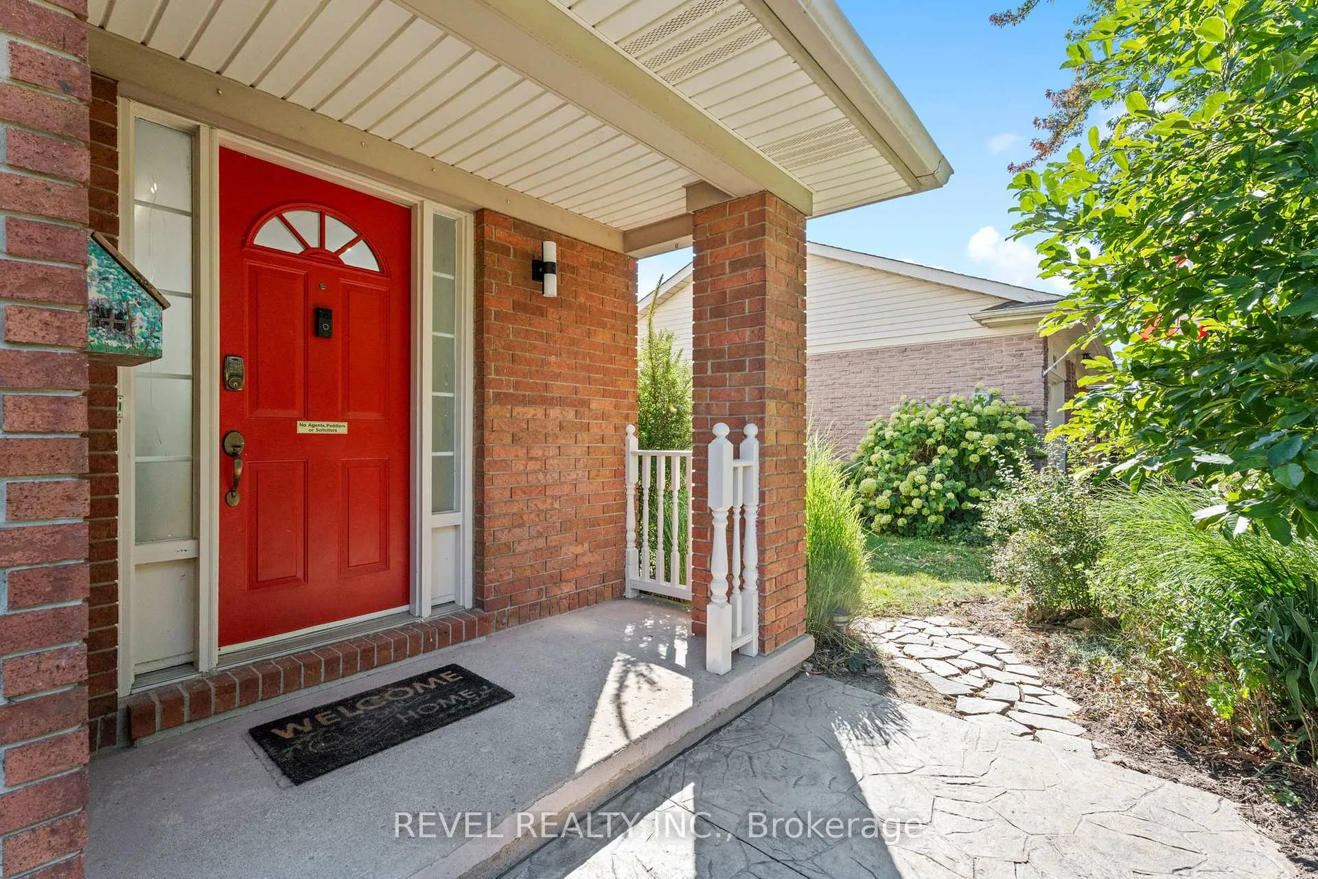 Photo 4 of 36 Cambria Drive, St. Catharines, Port Dalhousie — HOMEH