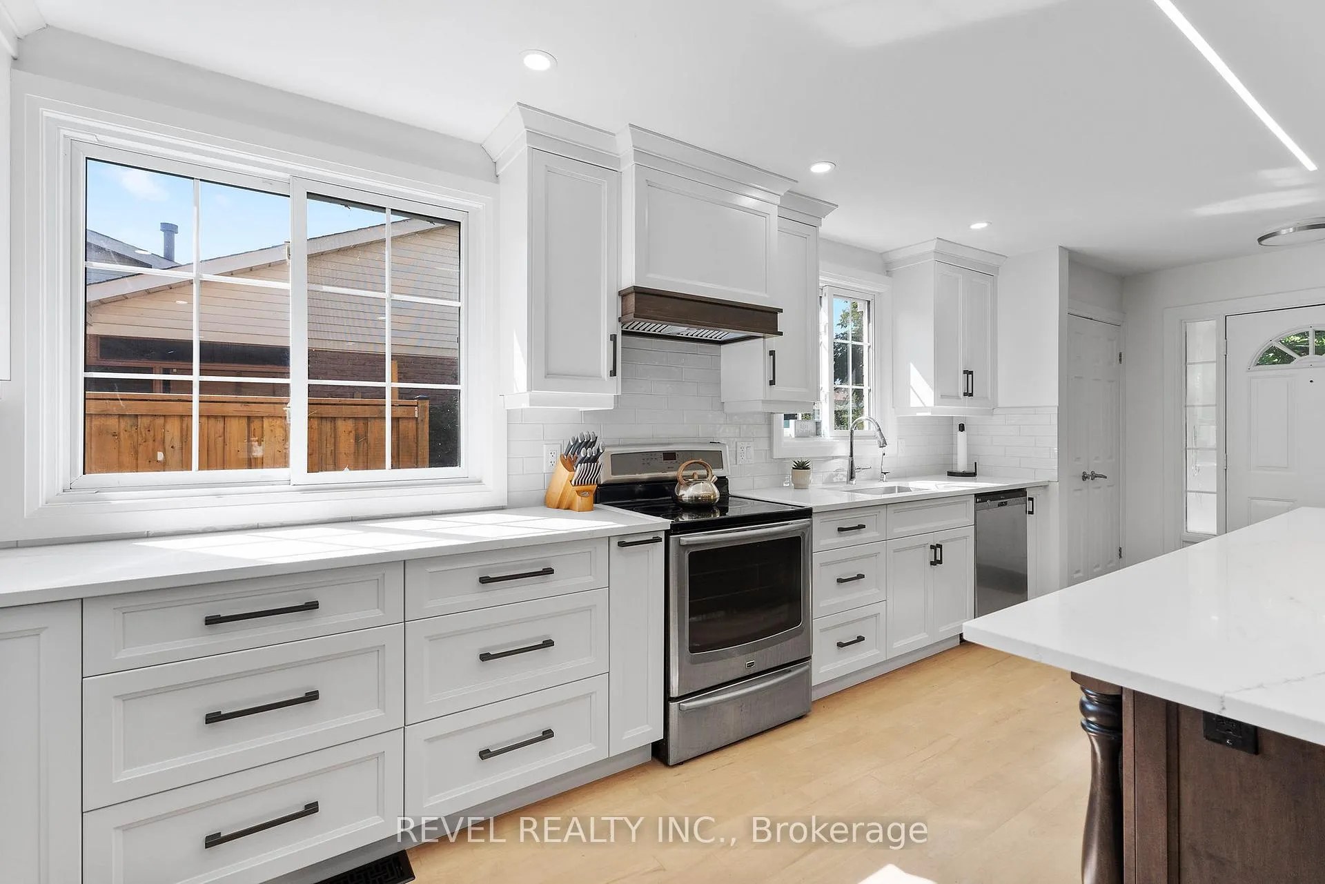 Photo 8 of 36 Cambria Drive, St. Catharines, Port Dalhousie — HOMEH