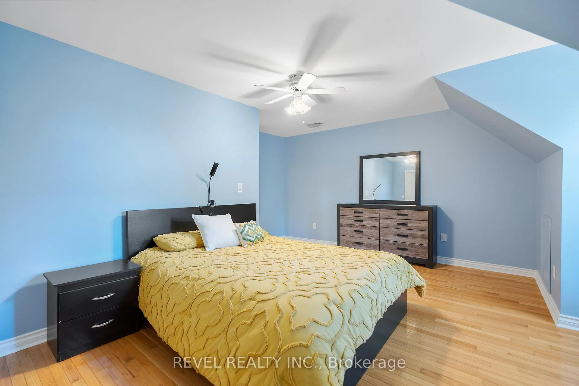 Photo 22 of 36 Cambria Drive, St. Catharines, Port Dalhousie — HOMEH