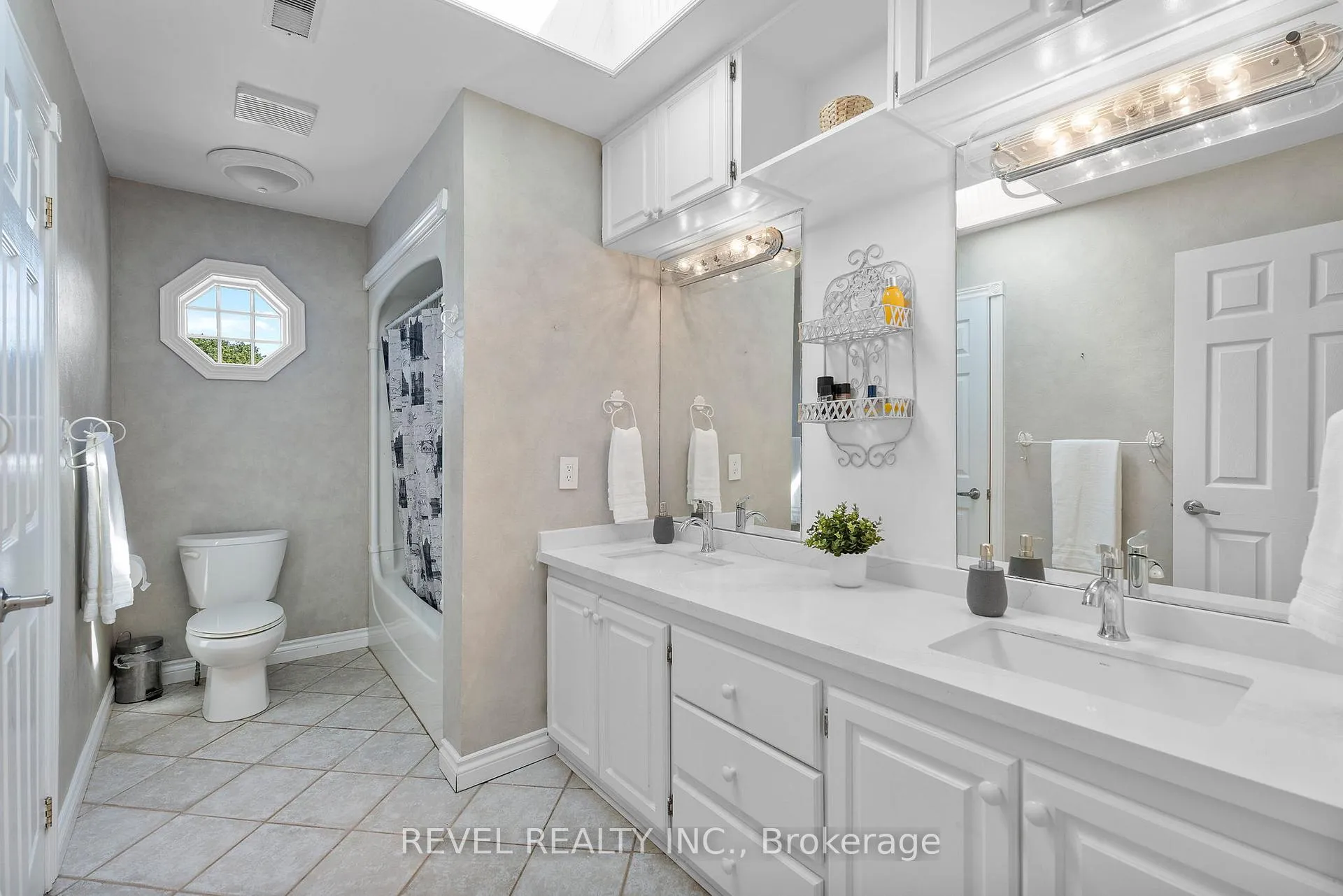 Photo 25 of 36 Cambria Drive, St. Catharines, Port Dalhousie — HOMEH