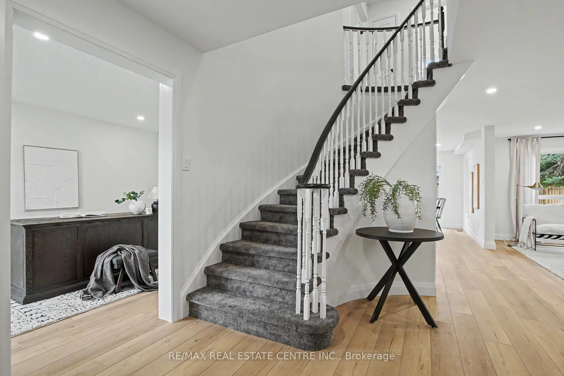 Photo 6 of 507 Grand Ridge Drive, Cambridge, Southwood - Kinbridge — HOMEH