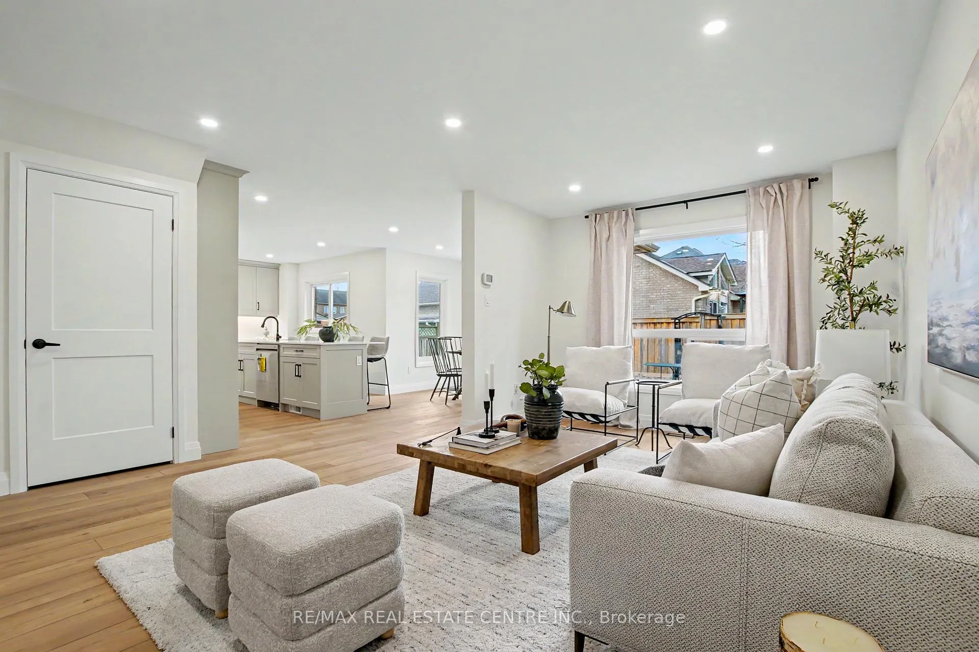 Photo 11 of 507 Grand Ridge Drive, Cambridge, Southwood - Kinbridge — HOMEH