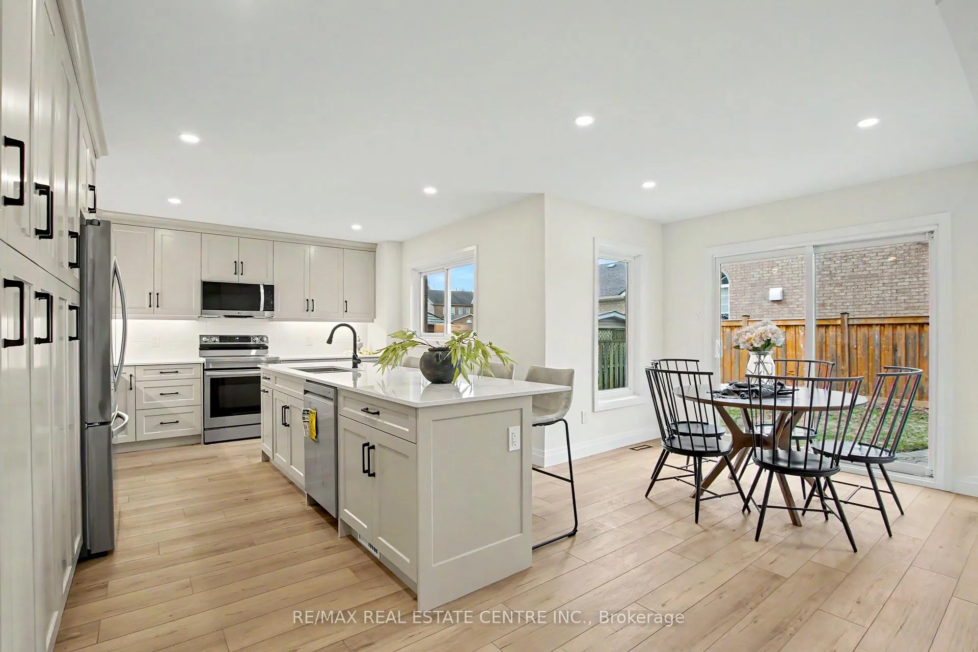 Photo 12 of 507 Grand Ridge Drive, Cambridge, Southwood - Kinbridge — HOMEH