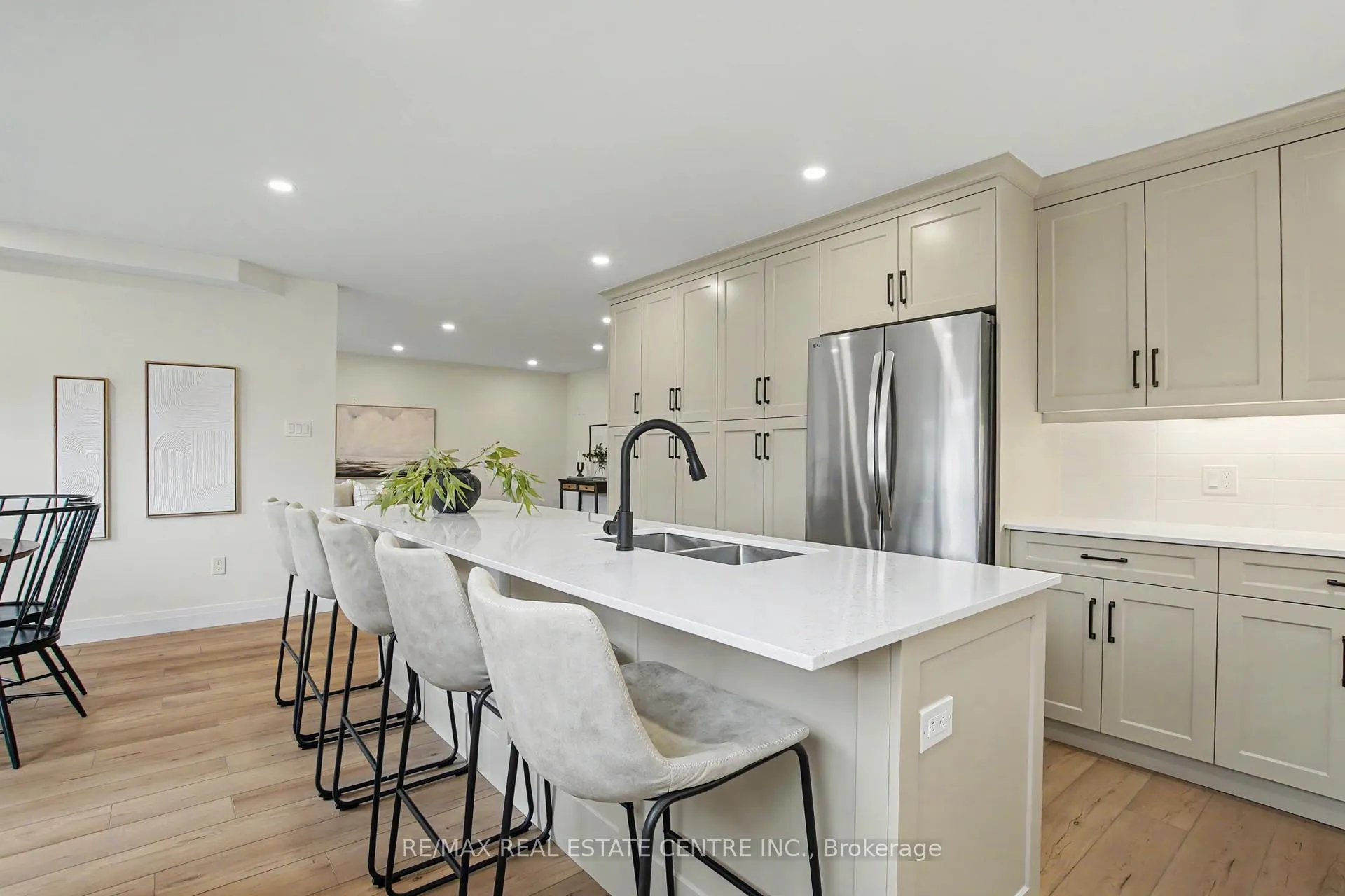 Photo 14 of 507 Grand Ridge Drive, Cambridge, Southwood - Kinbridge — HOMEH