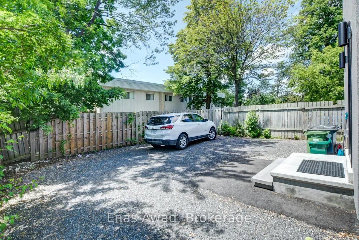 Photo 5 of Unit B, 974 Hooper Street, Ottawa, Carlington — HOMEH