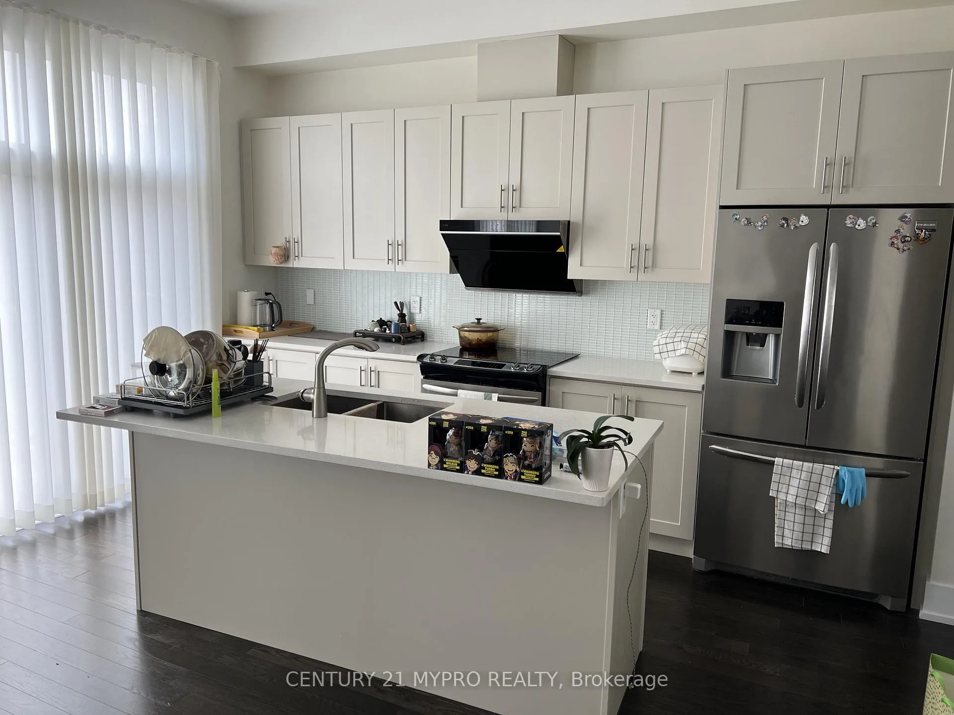 Photo 3 of 18 Allerton Road, Vaughan, Patterson — HOMEH