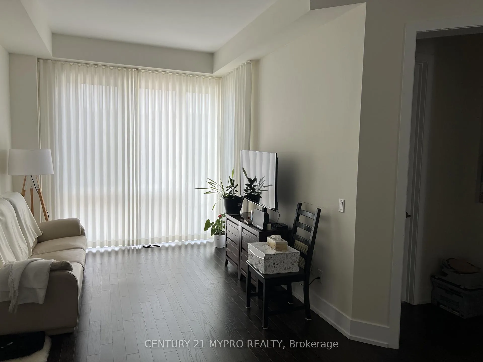 Photo 4 of 18 Allerton Road, Vaughan, Patterson — HOMEH