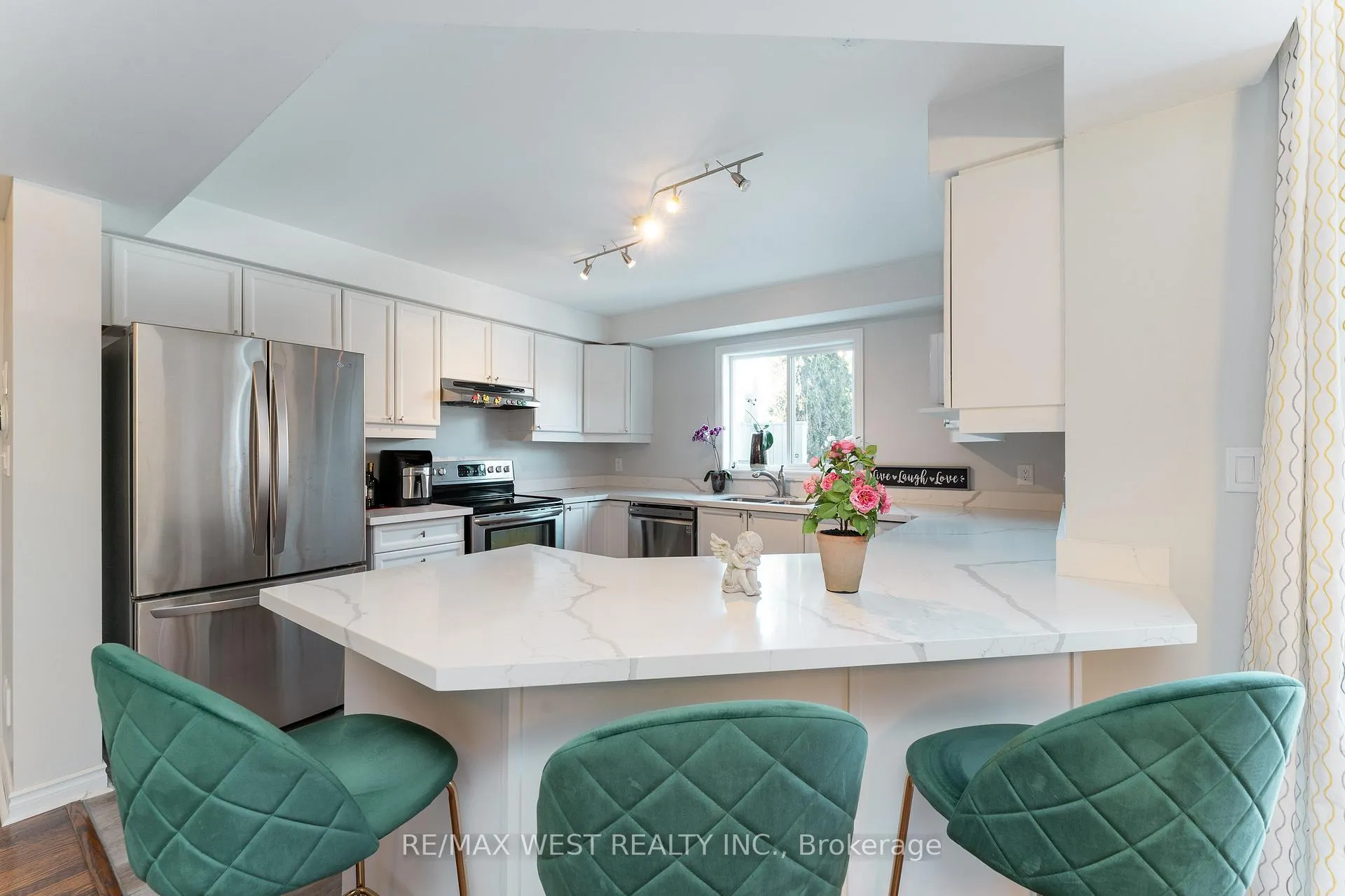 Photo 11 of 682 Napa Valley Avenue, Vaughan, Sonoma Heights — HOMEH
