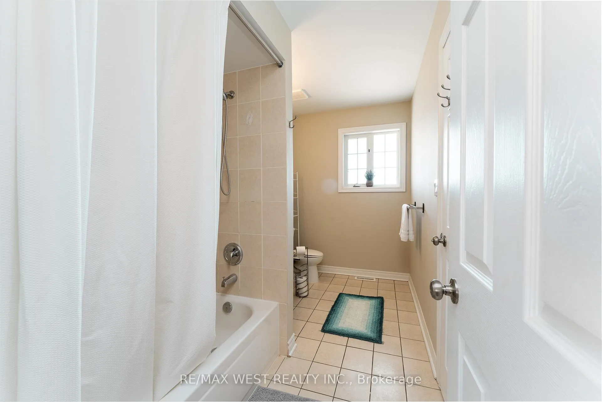 Photo 16 of 682 Napa Valley Avenue, Vaughan, Sonoma Heights — HOMEH