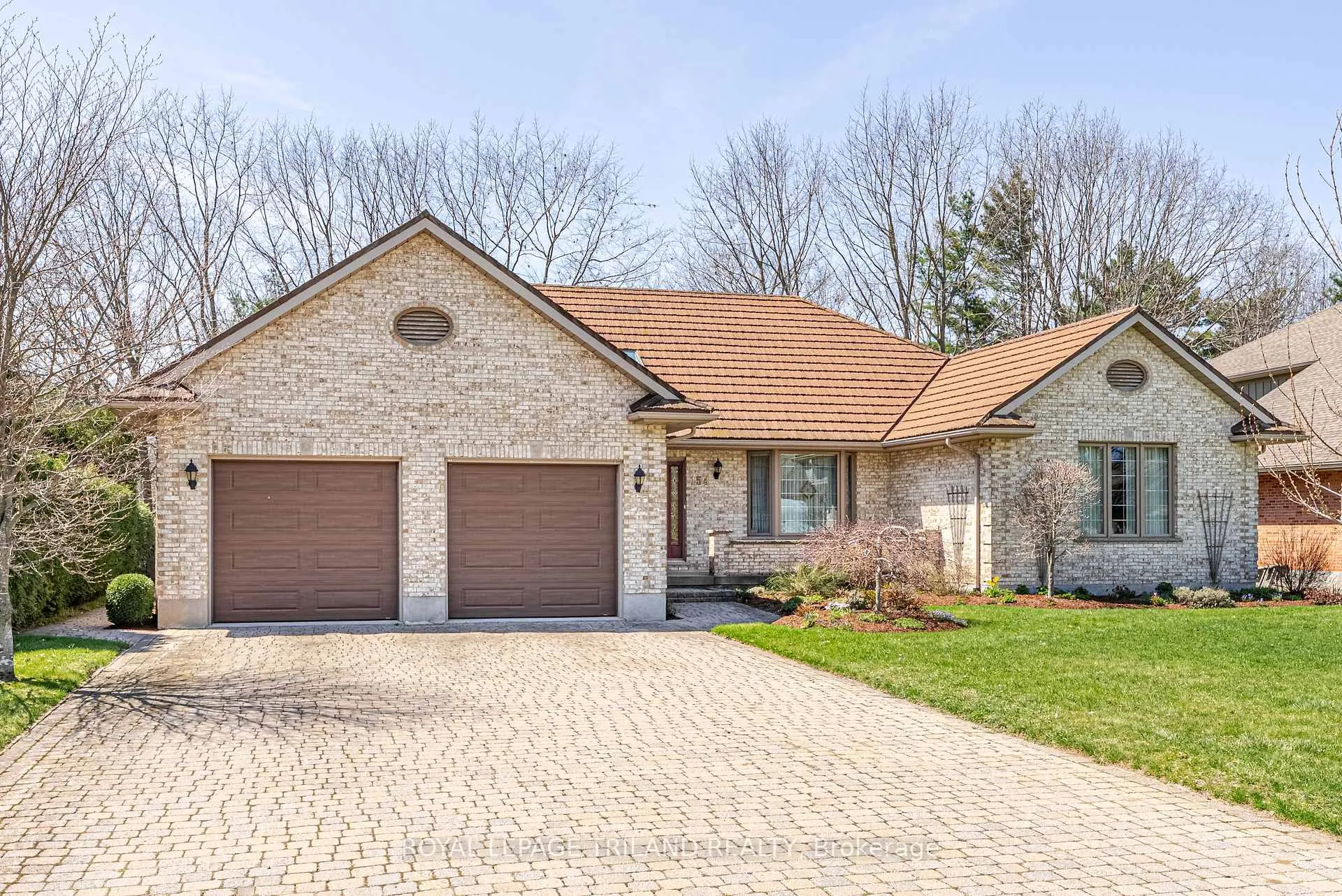 Photo 1 of 154 Parkview Drive, Thames Centre, Dorchester — HOMEH