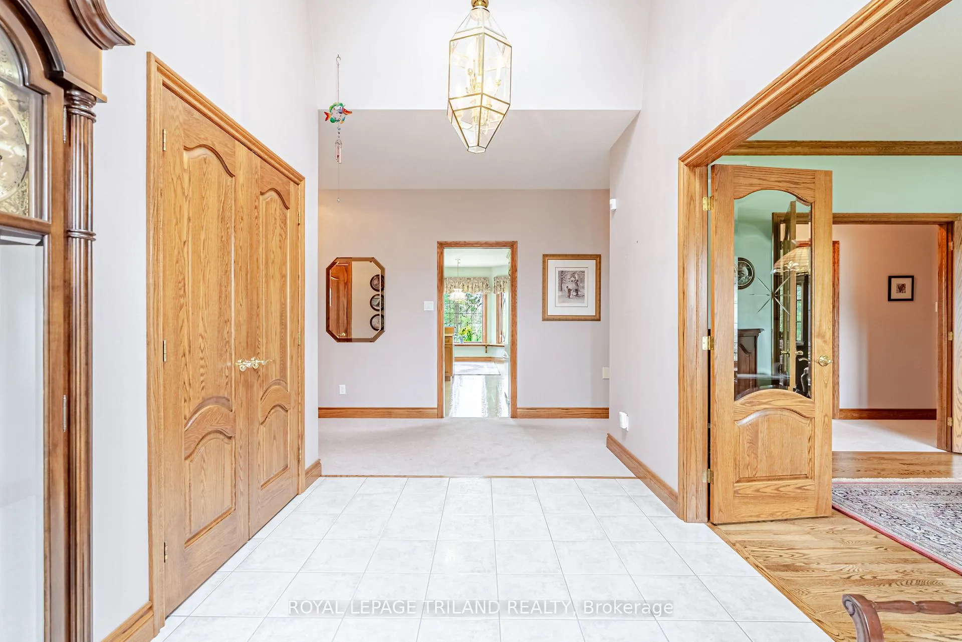 Photo 8 of 154 Parkview Drive, Thames Centre, Dorchester — HOMEH