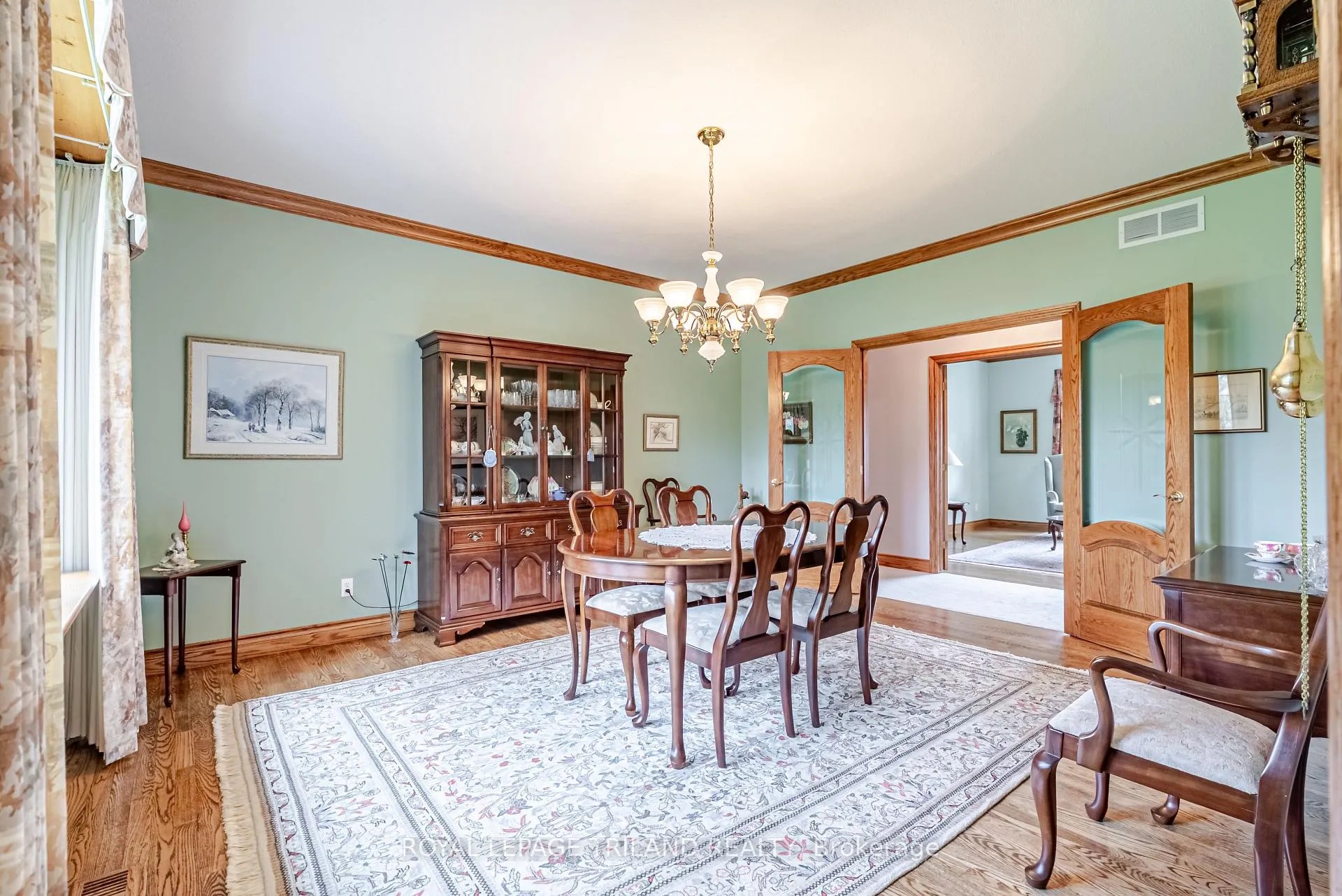 Photo 13 of 154 Parkview Drive, Thames Centre, Dorchester — HOMEH
