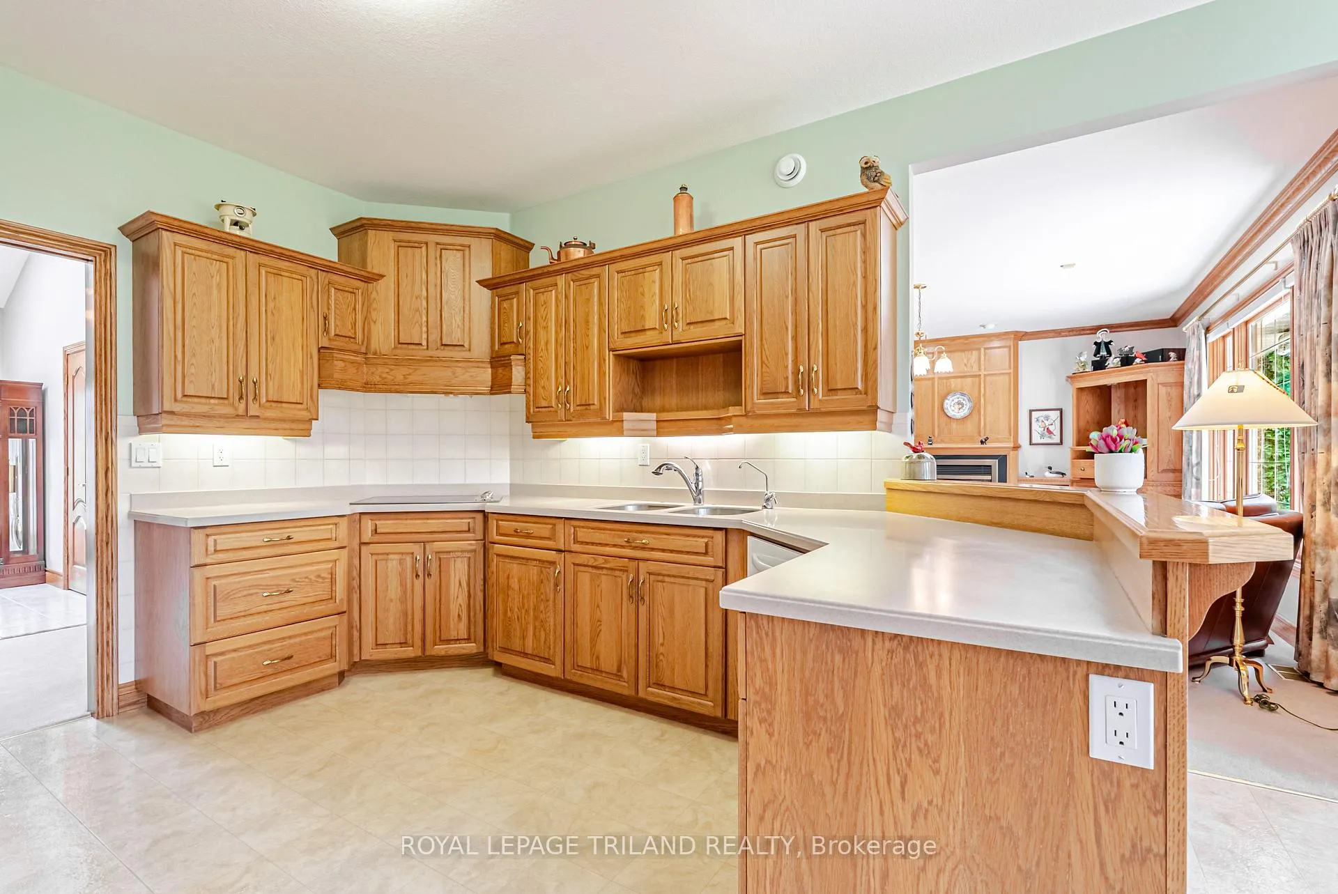 Photo 17 of 154 Parkview Drive, Thames Centre, Dorchester — HOMEH
