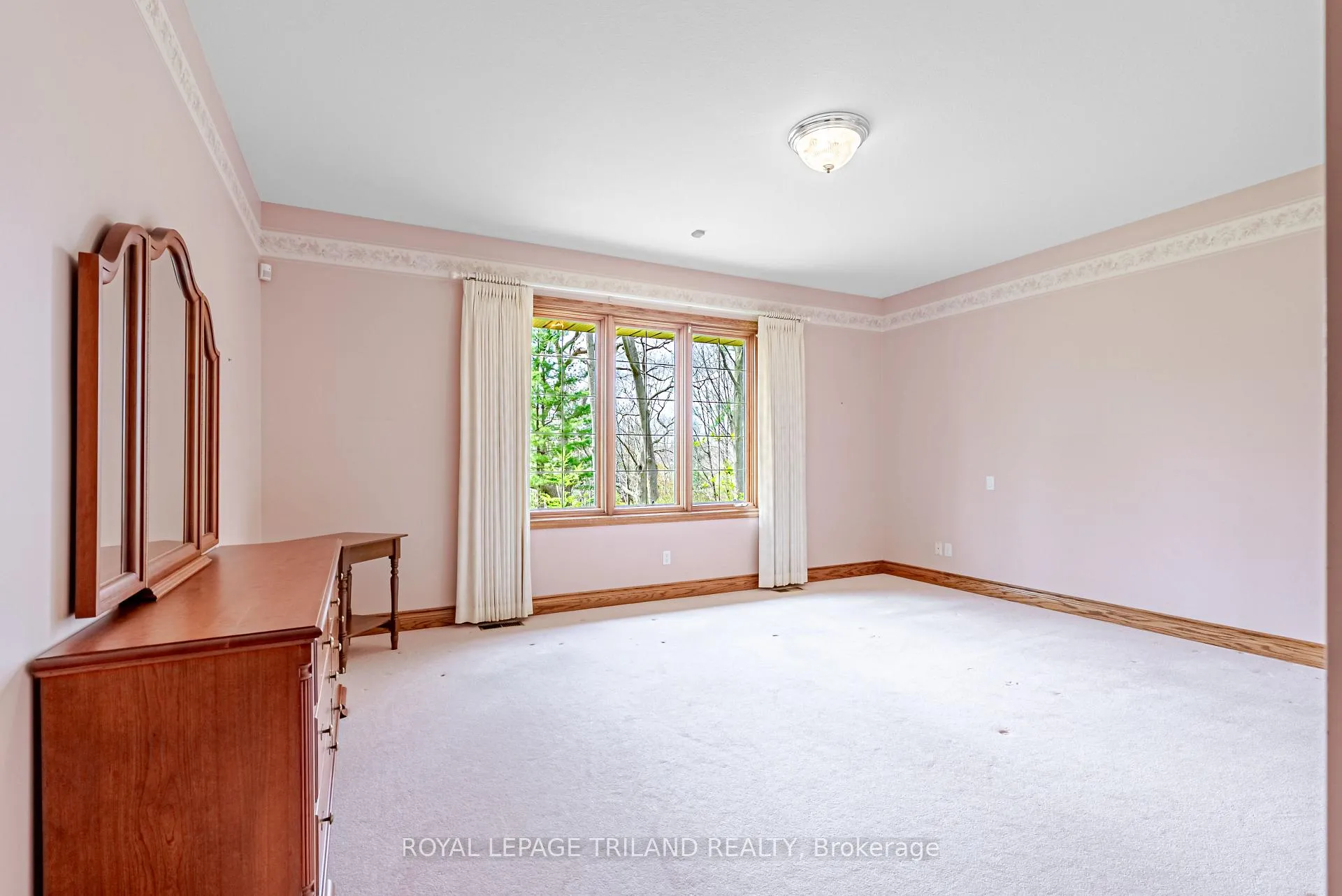 Photo 22 of 154 Parkview Drive, Thames Centre, Dorchester — HOMEH