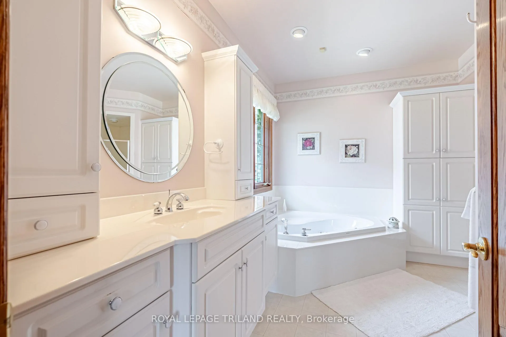 Photo 24 of 154 Parkview Drive, Thames Centre, Dorchester — HOMEH