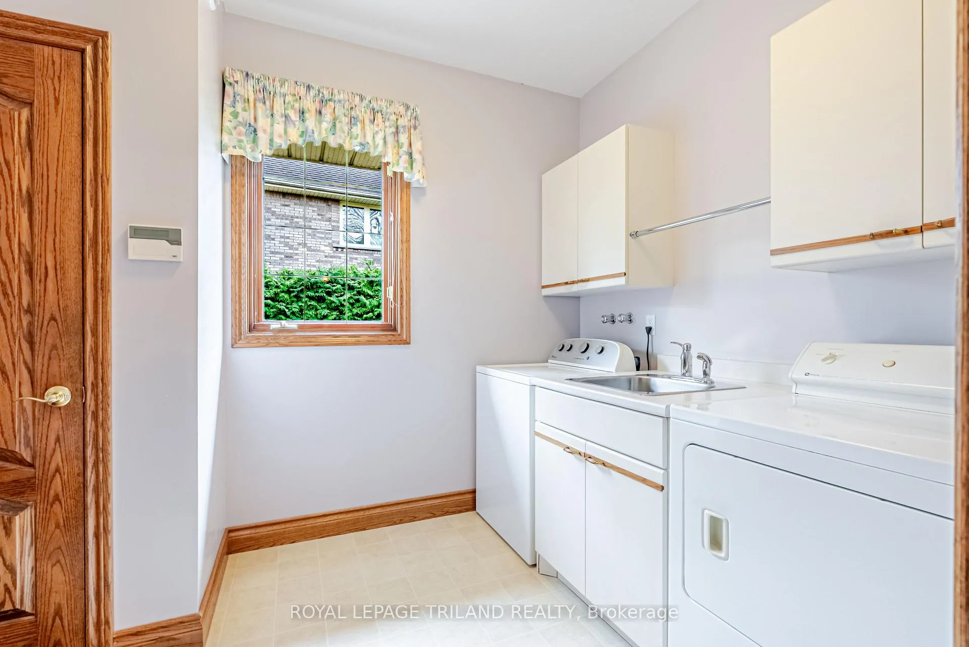 Photo 30 of 154 Parkview Drive, Thames Centre, Dorchester — HOMEH