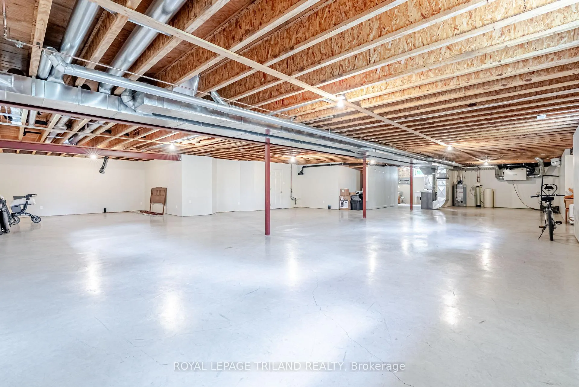 Photo 34 of 154 Parkview Drive, Thames Centre, Dorchester — HOMEH