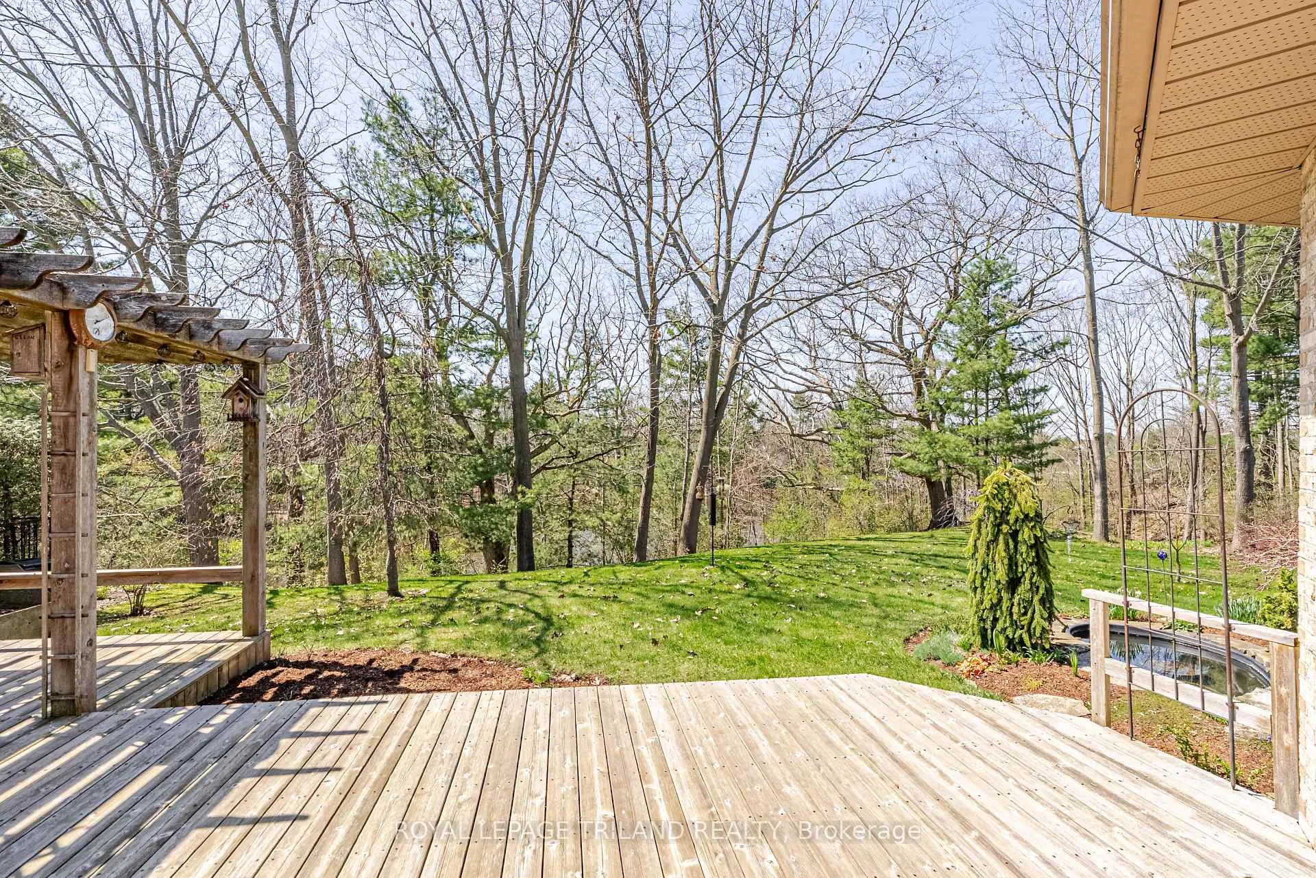 Photo 37 of 154 Parkview Drive, Thames Centre, Dorchester — HOMEH