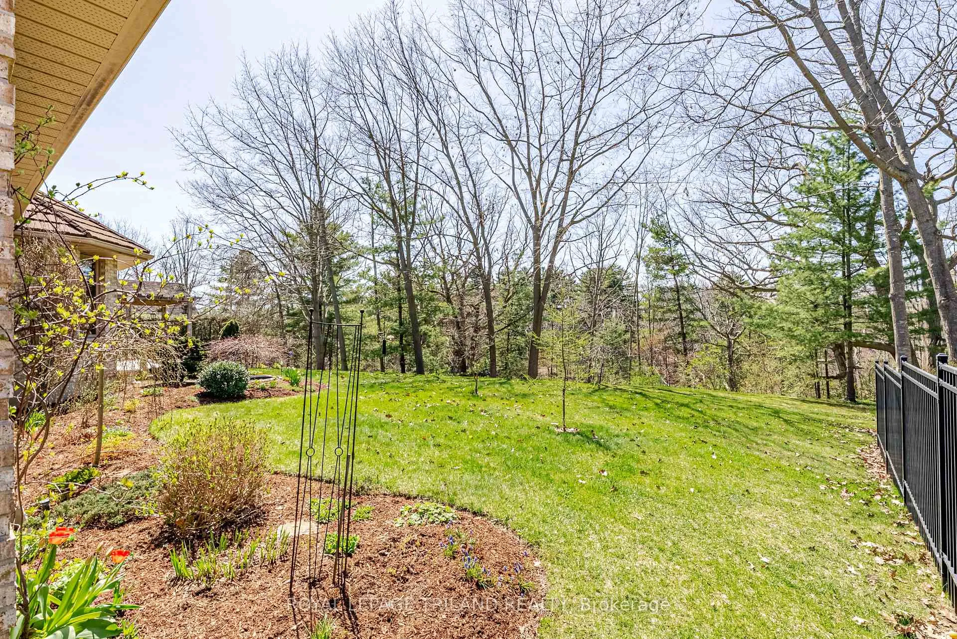 Photo 41 of 154 Parkview Drive, Thames Centre, Dorchester — HOMEH