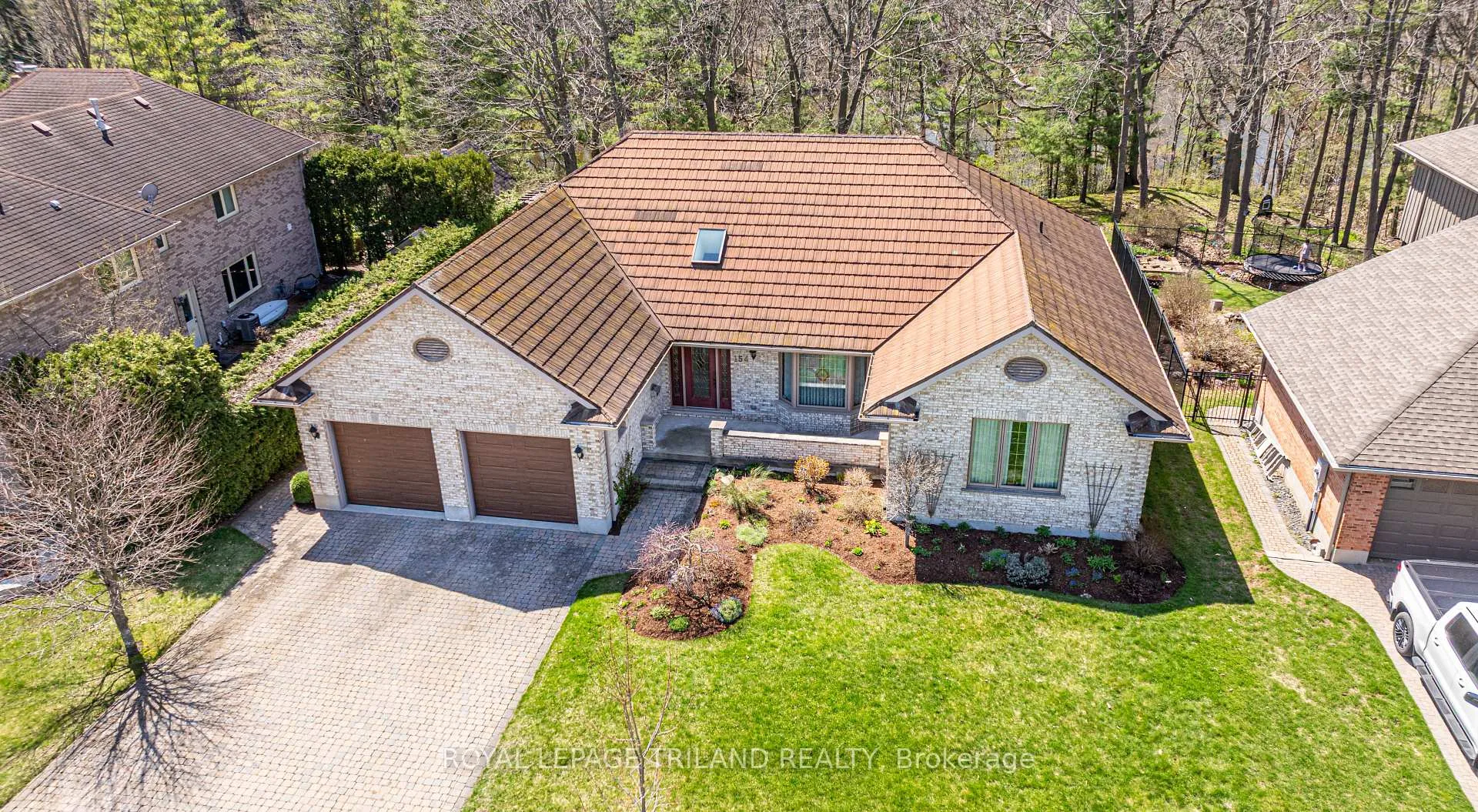 Photo 46 of 154 Parkview Drive, Thames Centre, Dorchester — HOMEH