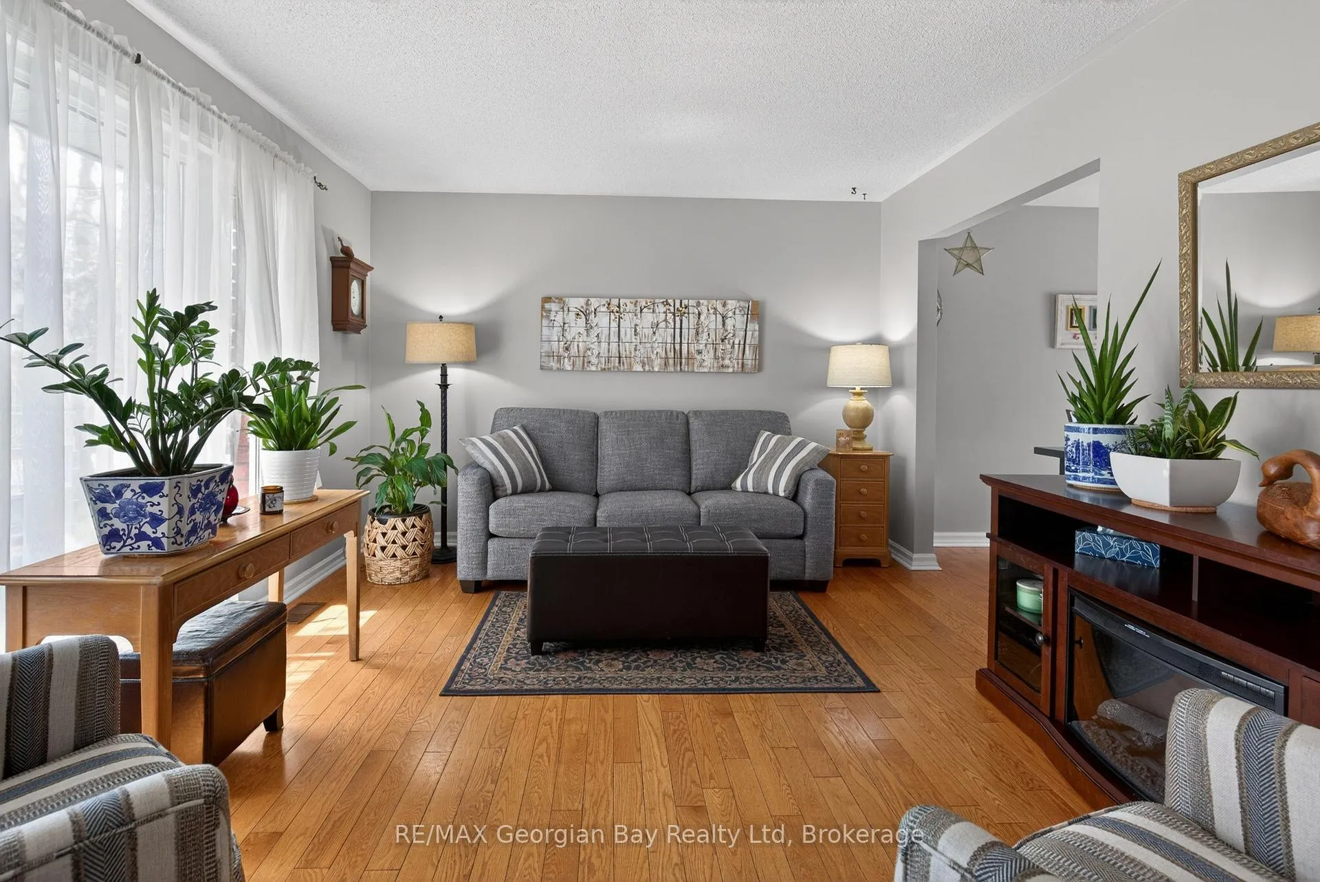 Photo 5 of 32 Bonaventure Place, Penetanguishene — HOMEH