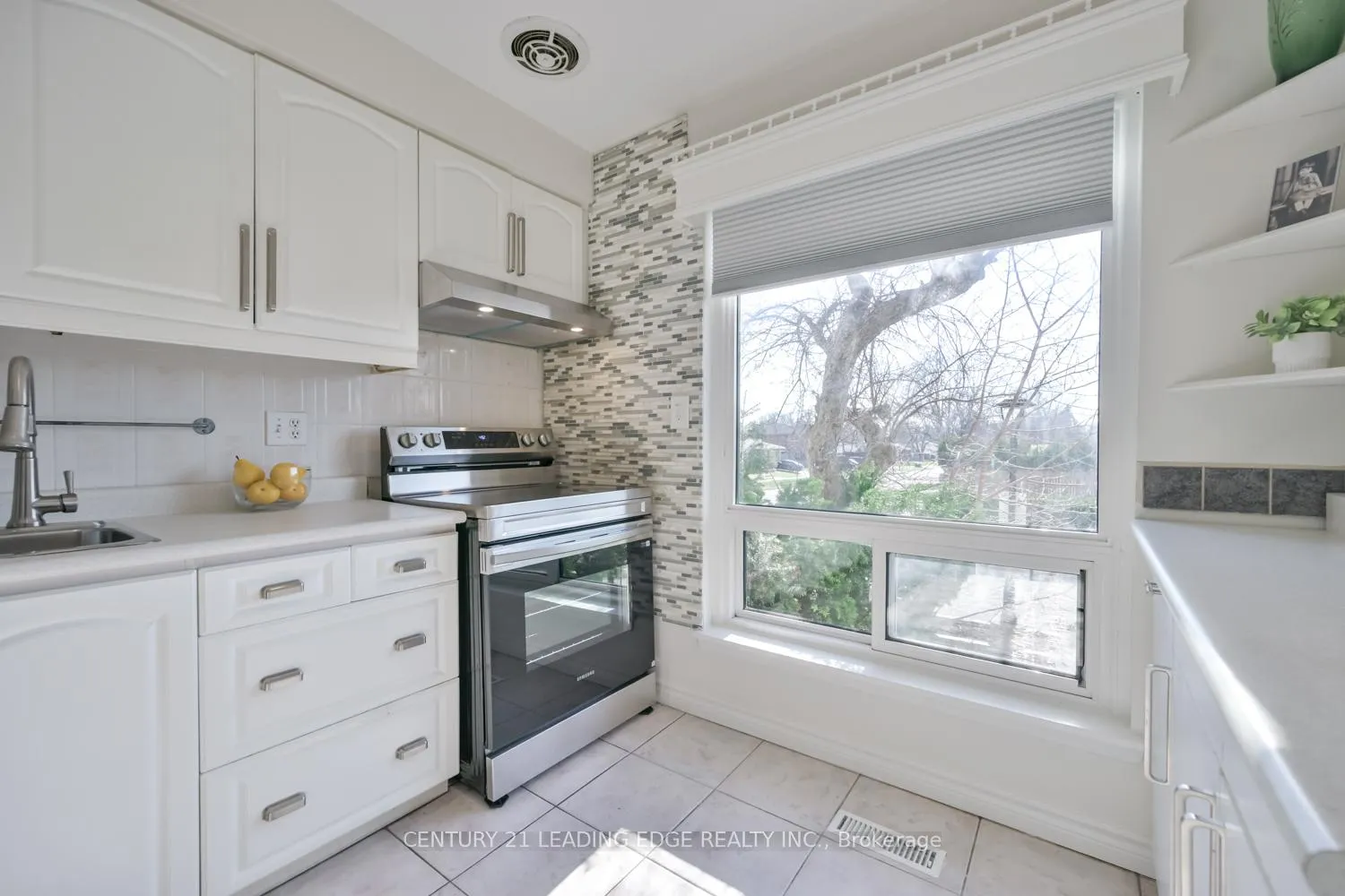 Photo 8 of Unit 15, 1 Wootten Way S, Markham, Sherwood-Amberglen — HOMEH