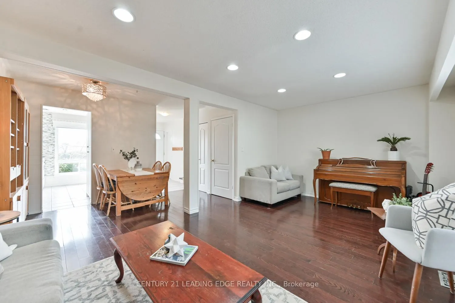 Photo 15 of Unit 15, 1 Wootten Way S, Markham, Sherwood-Amberglen — HOMEH